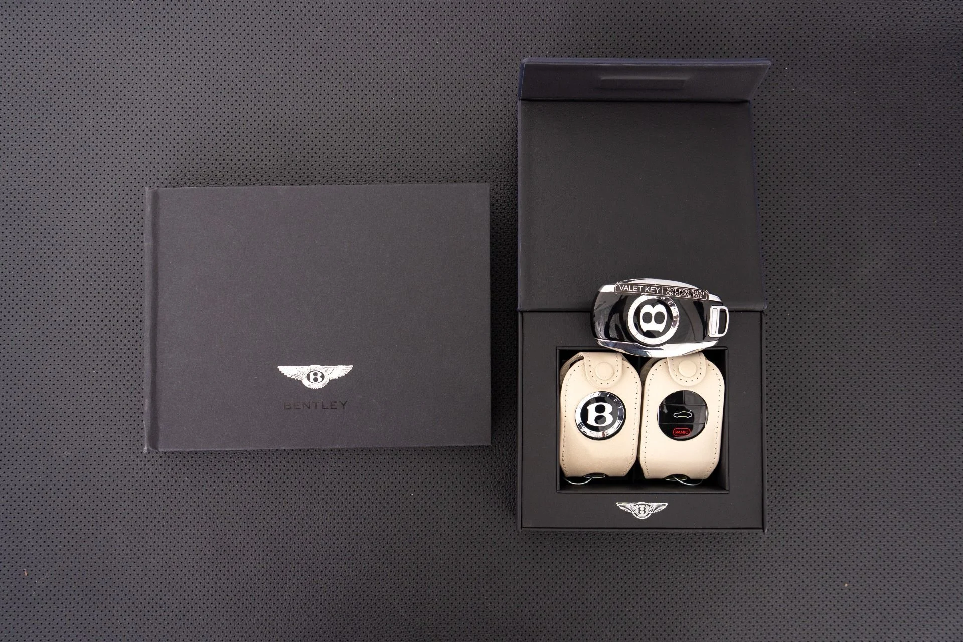 mph019_2717952918_Used_2026_Bentley_Flying_Spur_Azure_Bang_and_Olufsen_Audio_Mulliner_Driving_Specification_1778702450_72933c4d2c