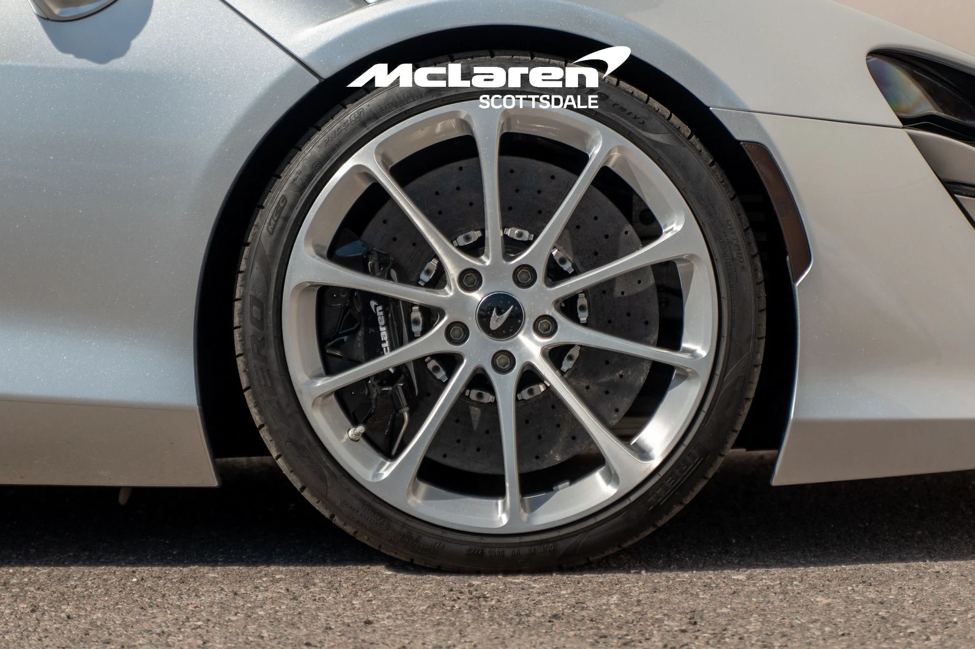 mph019_2729950968_Used_2024_MCLAREN_ARTURA_1763510051_6a7a729012