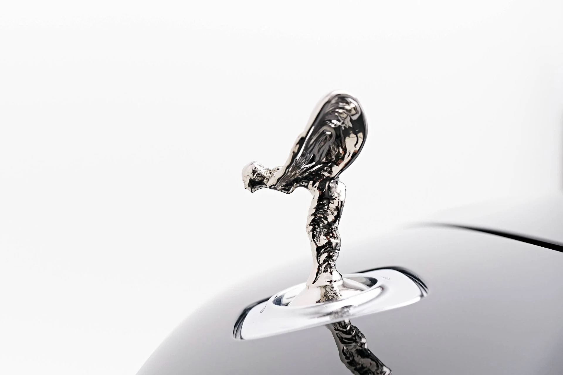 mph019_2734243686_Used_2019_Rolls_Royce_Ghost_Base_1713298107_1b8662461f