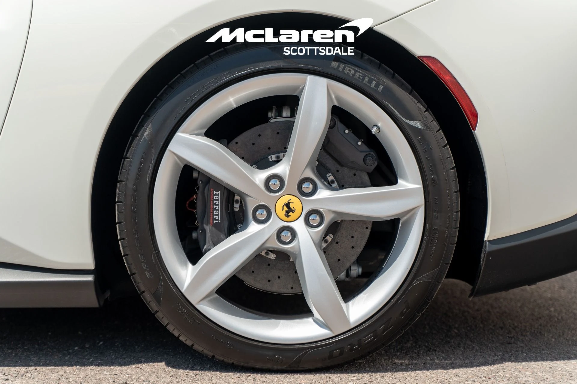 mph019_2740609078_Used_2019_FERRARI_PORTOFINO_1756697939_3bbe1babc5