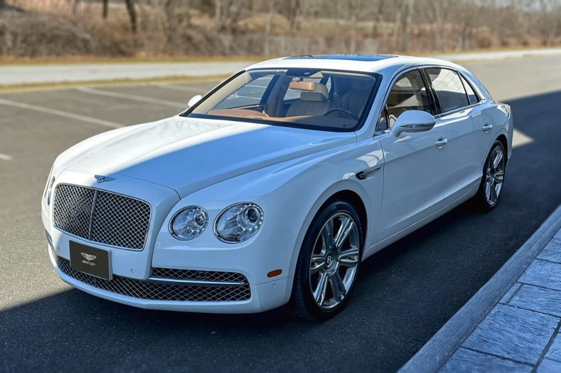 mph019_2746820399_Used_2014_Bentley_Flying_Spur_1773932155_5c1f3f6a70
