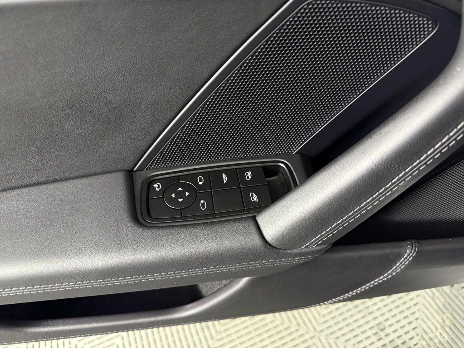 mph019_2755656758_QB_62n_Sk_UKVC_Hwv_Bj_S3_E8x_V2u3xk_5d0f09c6fc