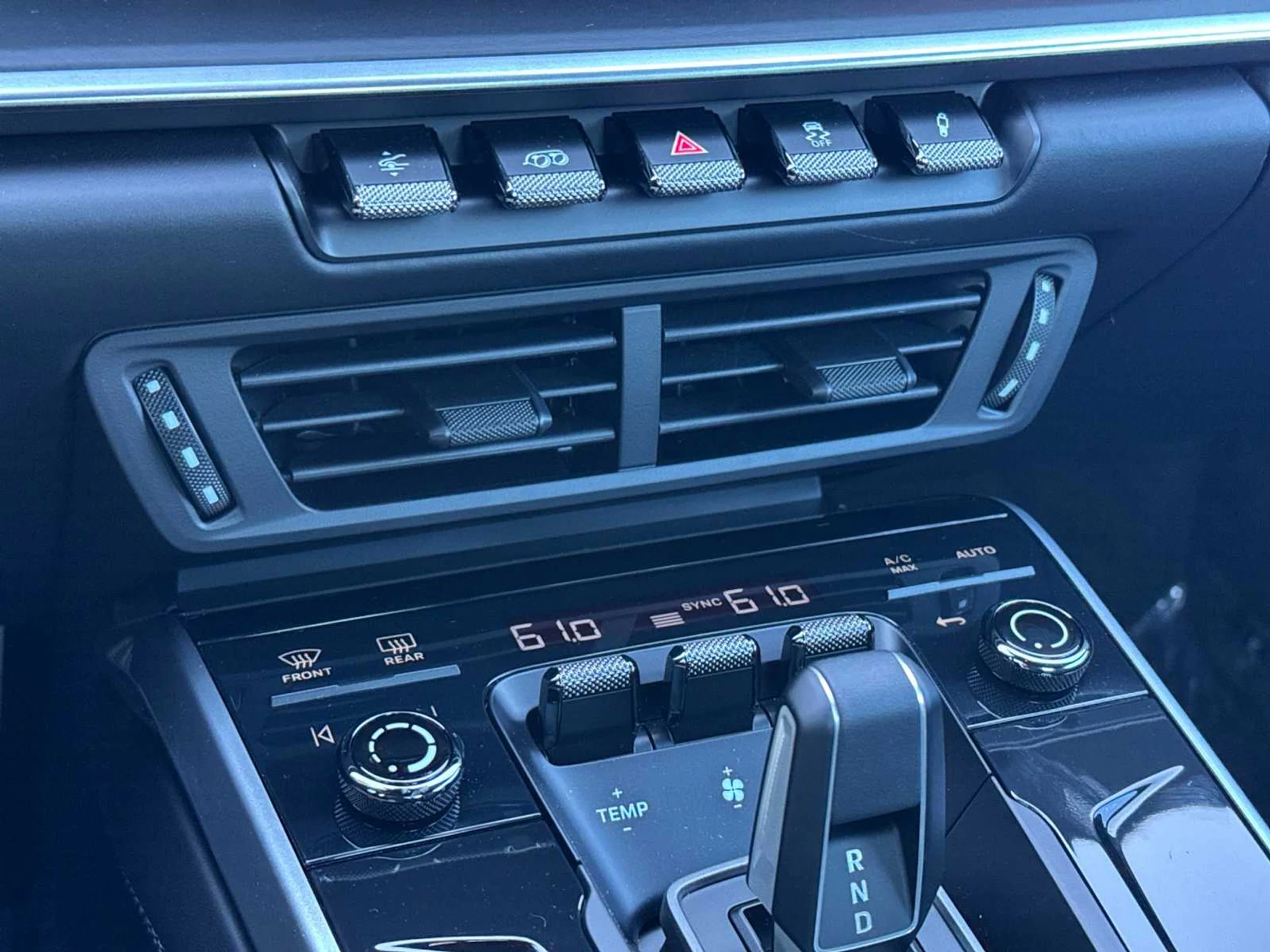 mph019_2756884544_df0b73ceade06e191f46361d6748f249x_8ee480f546