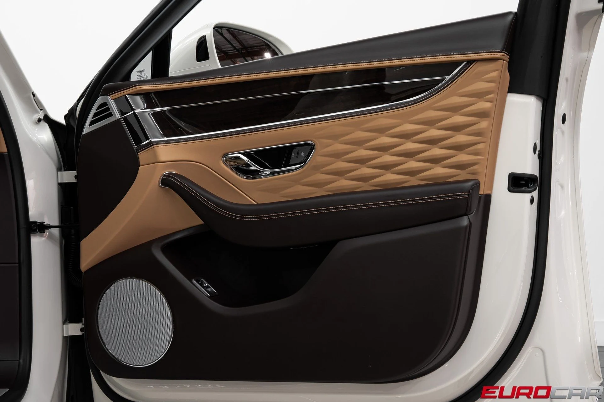 mph019_2765666360_image_20_38f92857e2