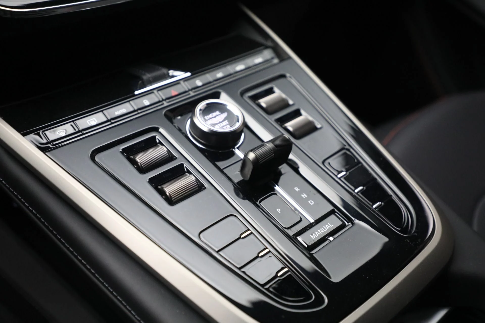 mph019_2765783109_New_2025_Aston_Martin_DBX_707_b3f1463694