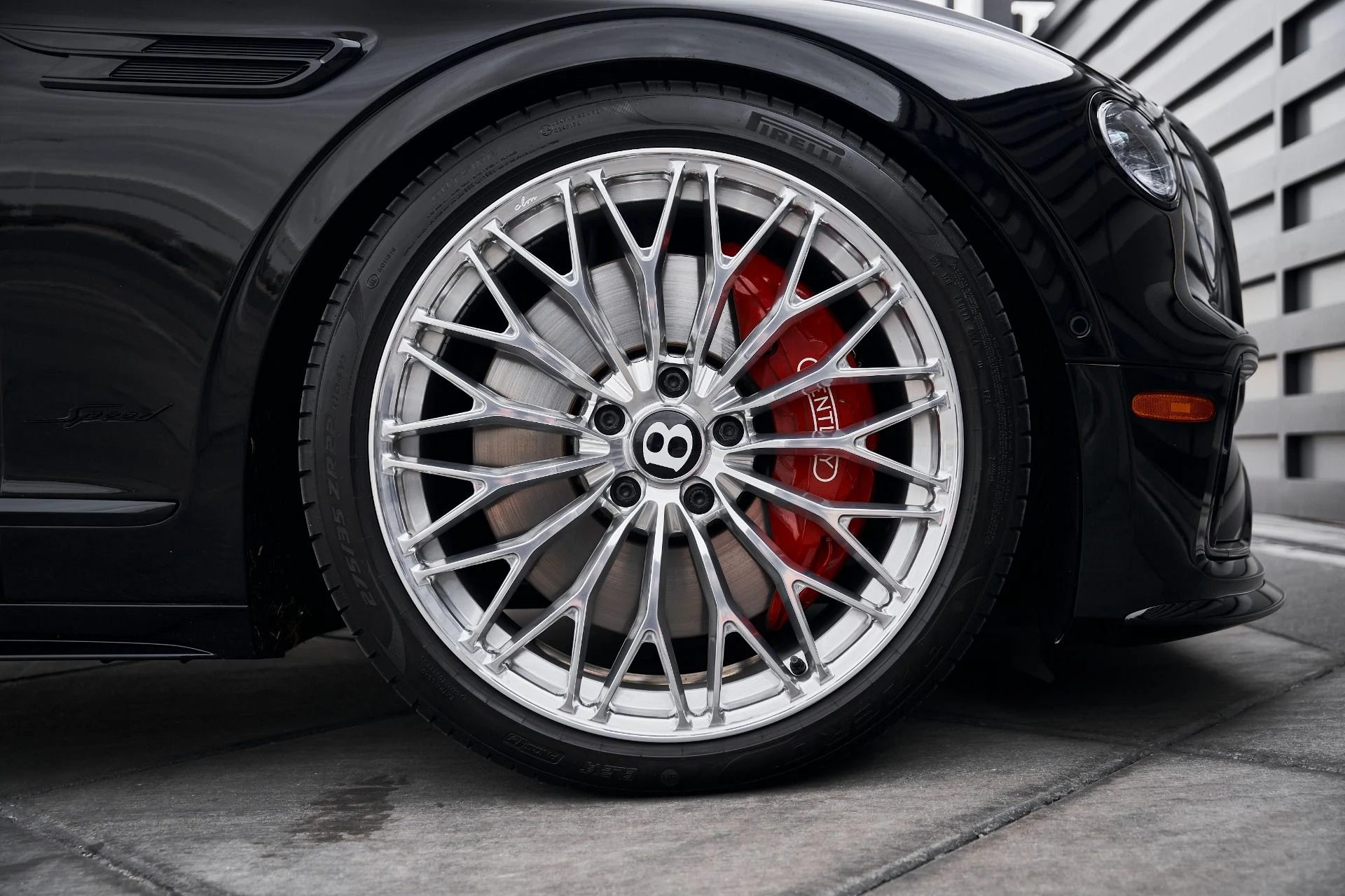 mph019_2769706457_Used_2025_Bentley_Flying_Spur_Speed_1769137043_1a93d1e89f