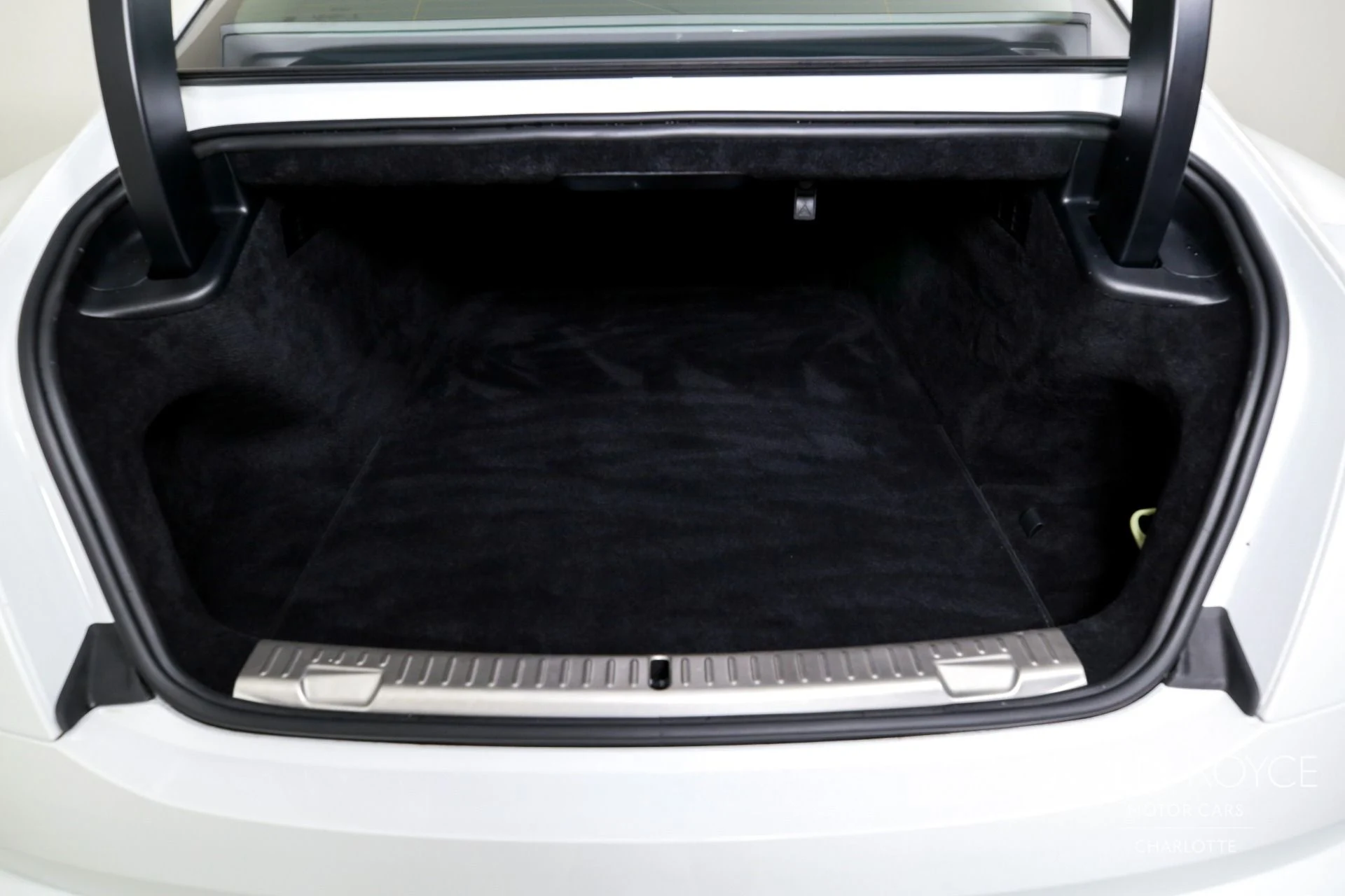 mph019_2782248431_Used_2024_Rolls_Royce_Spectre_1776091344_e8ffac8e05