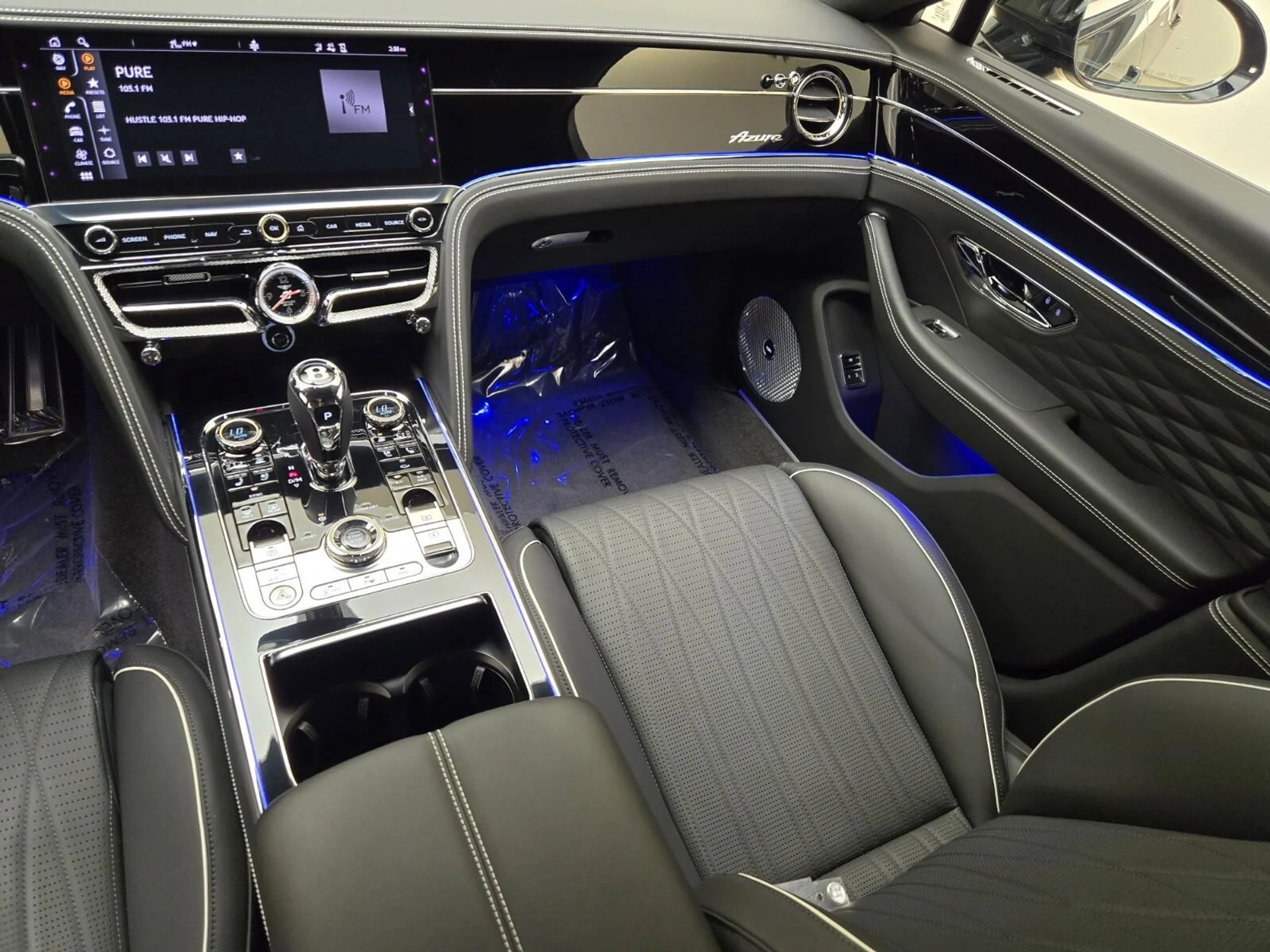 mph019_2786711279_Used_2023_Bentley_Flying_Spur_V8_1761376107_20c09b53f5