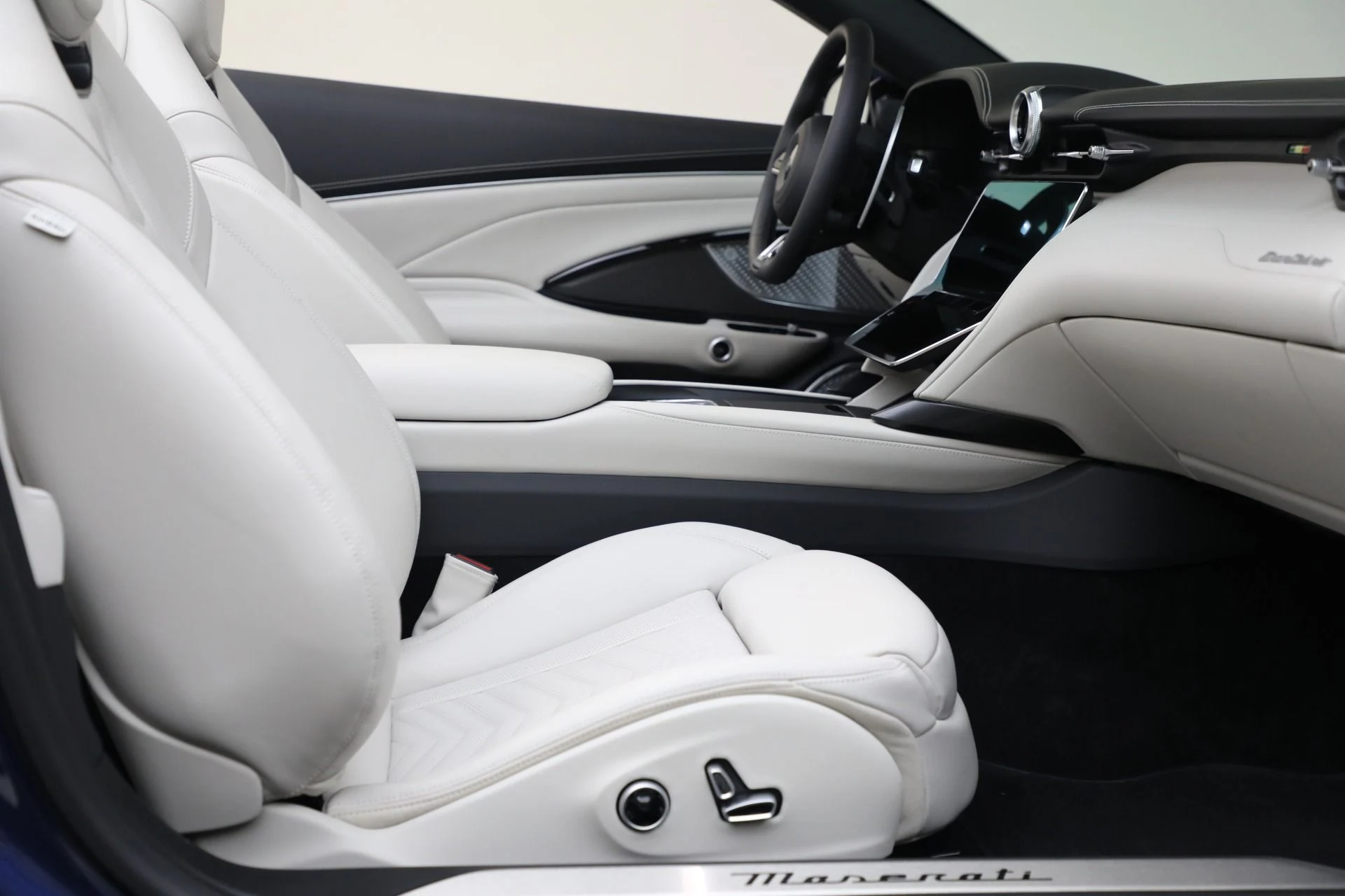 mph019_2792200789_New_2026_Maserati_Gran_Cabrio_Modena_1760548324_e55a40b258