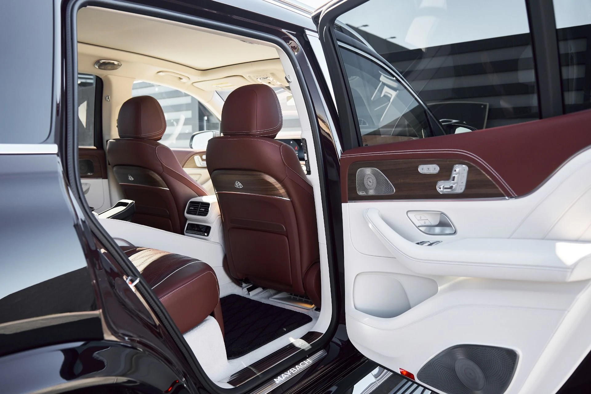 mph019_2798794484_Used_2024_Mercedes_Benz_GLS_Maybach_GLS_600_1762306332_a01c45d141