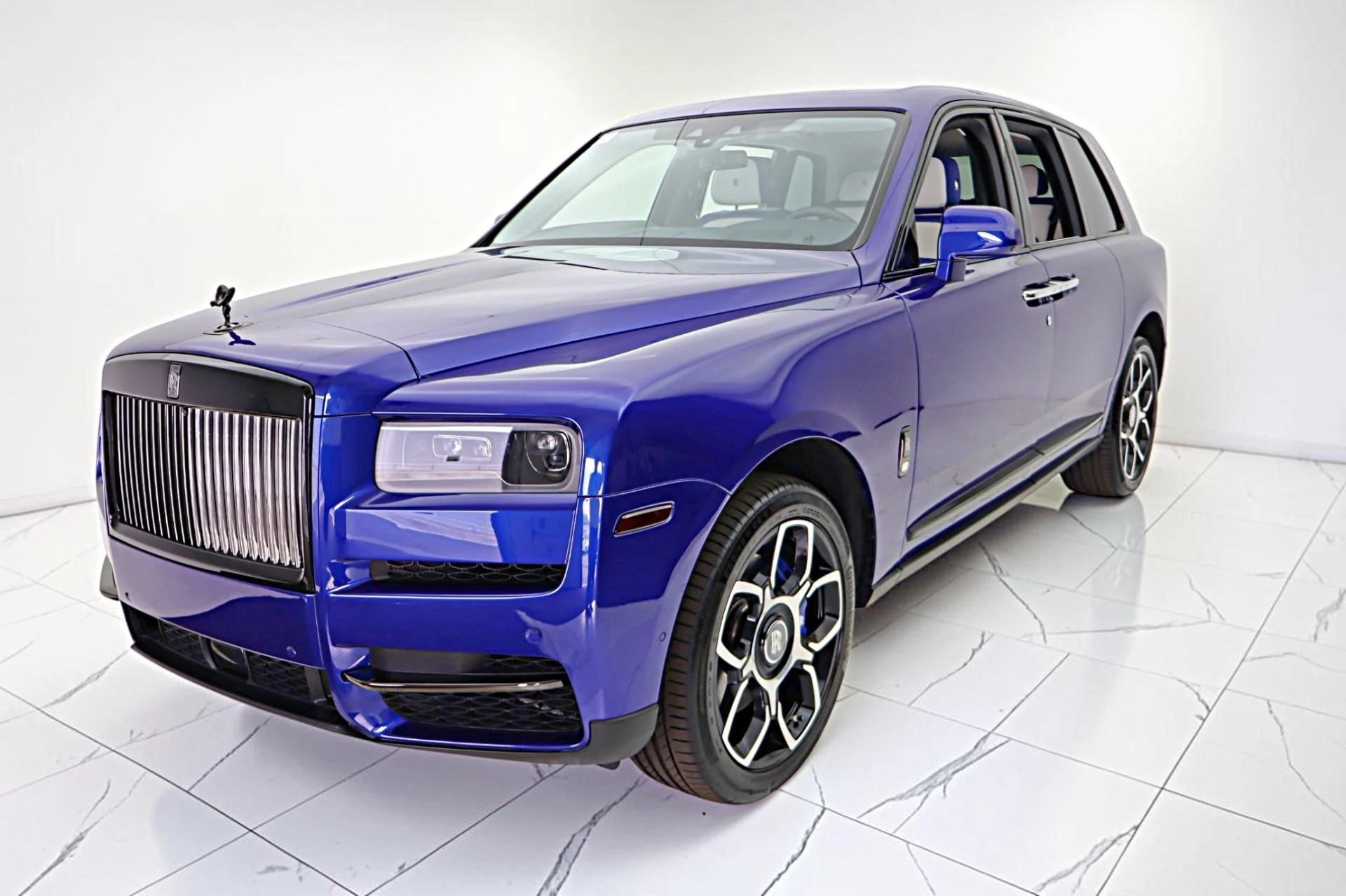 mph019_2812912264_Used_2023_Rolls_Royce_Black_Badge_Cullinan_5ab1501c07