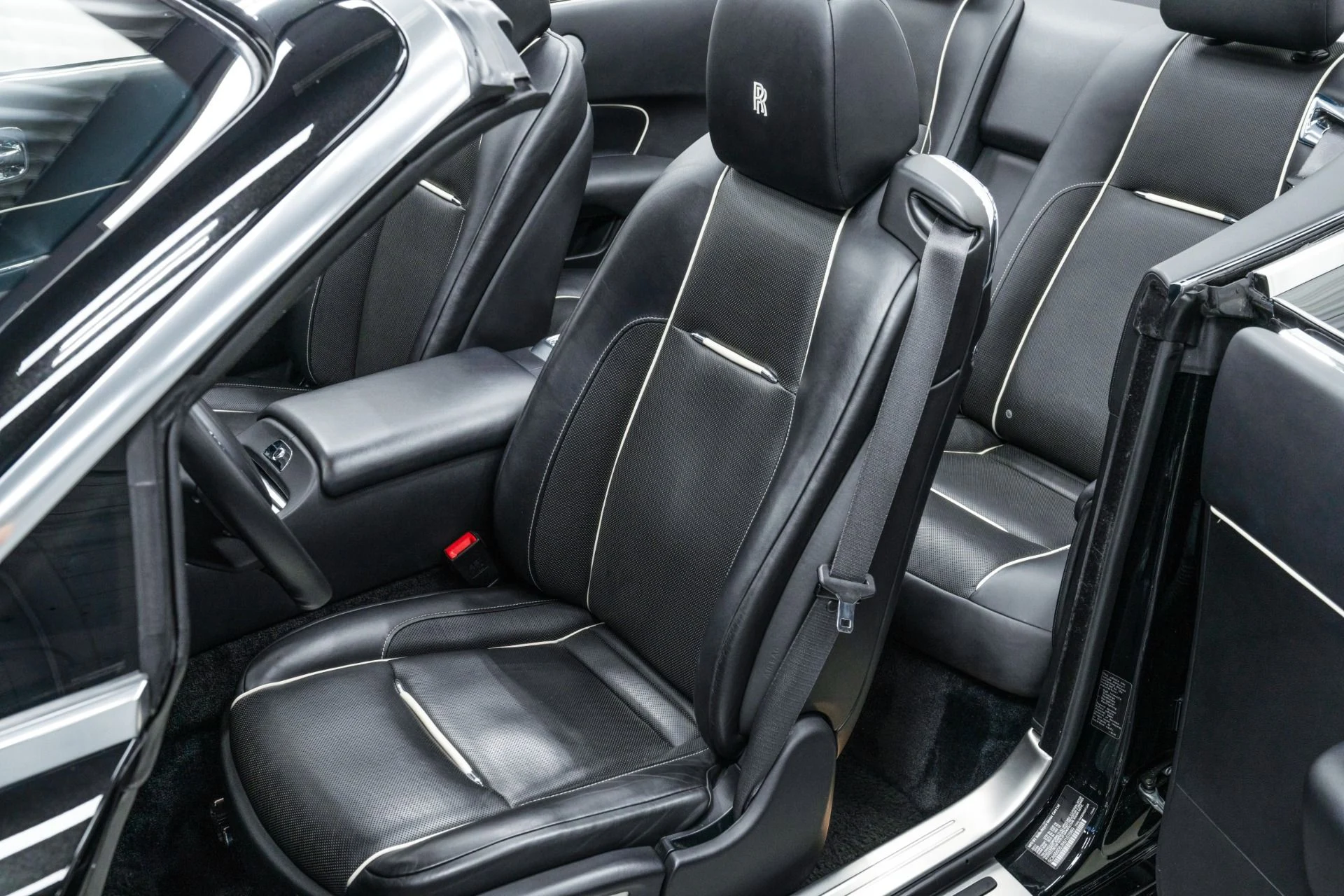 mph019_2814025078_Used_2017_Rolls_Royce_Dawn_Full_Polish_Wheels_Contrast_Stitching_and_Piping_Low_Miles_1764715069_8ebd70a242