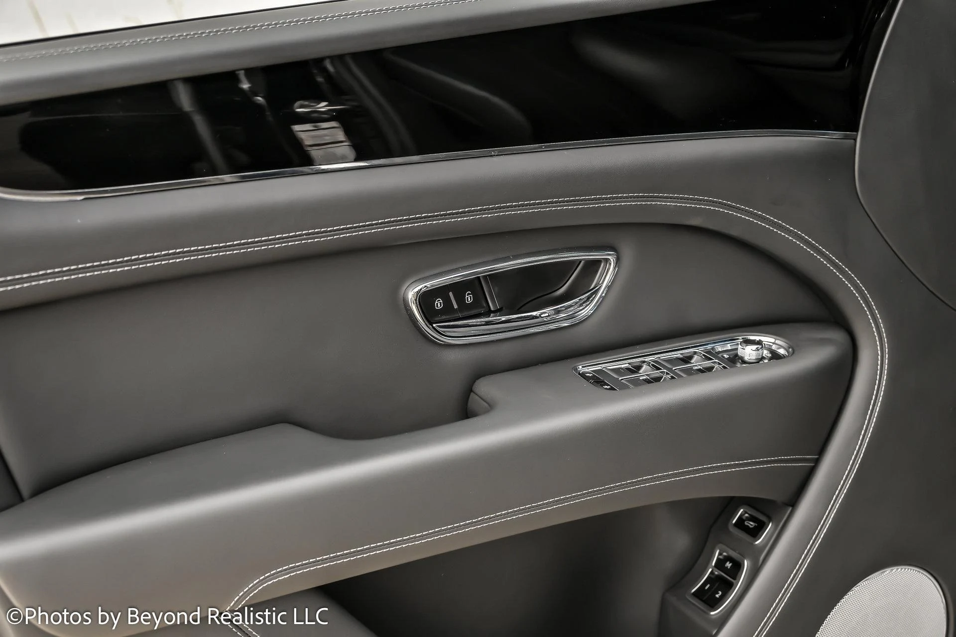 mph019_2822474839_Used_2024_Bentley_Bentayga_Hybrid_1759997533_5567c6e5a7