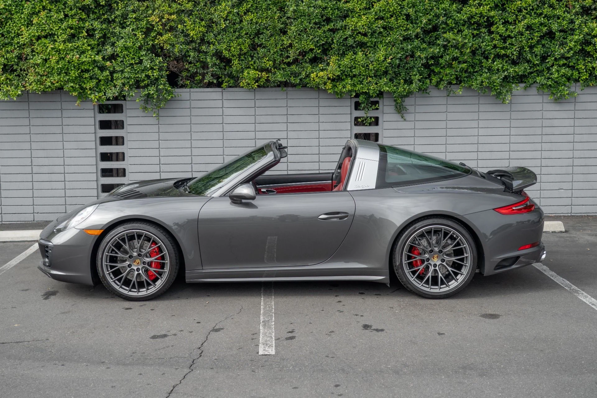 mph019_2826266351_Used_2017_Porsche_911_Targa_4_S_1761592215_cb5d846e56