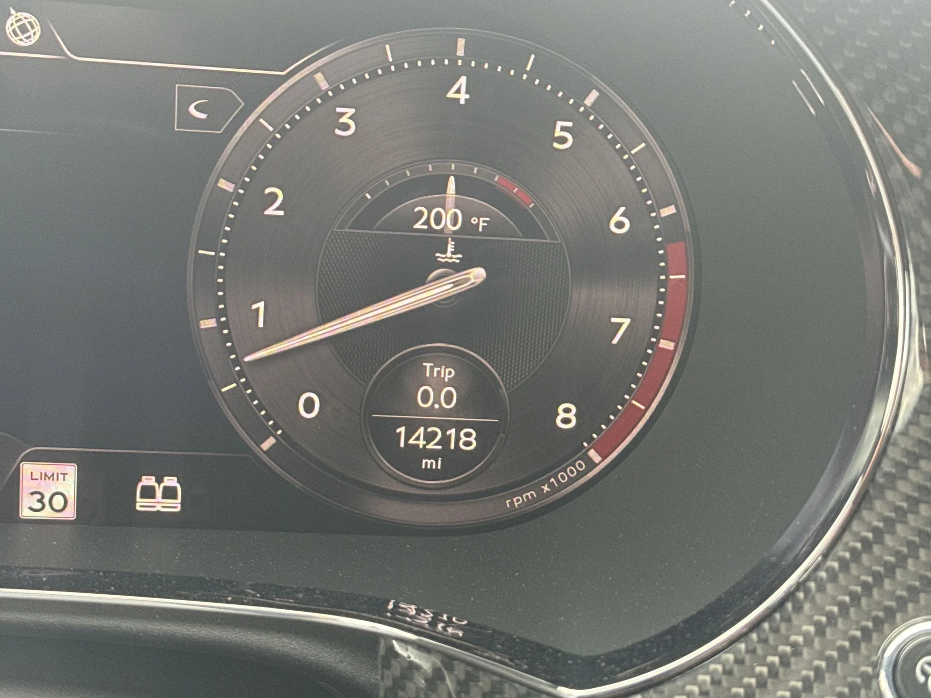 mph019_2837995786_5cc41e4e03f388ca9169b983200b6d2ax_5697361707