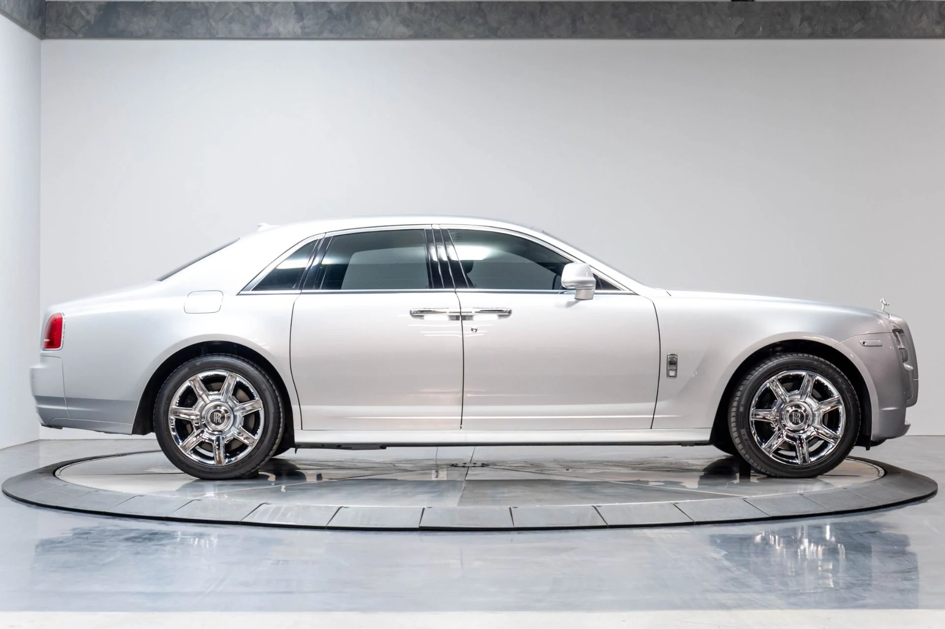 mph019_2847315753_Used_2012_Rolls_Royce_Ghost_1778014944_ff06c10a09