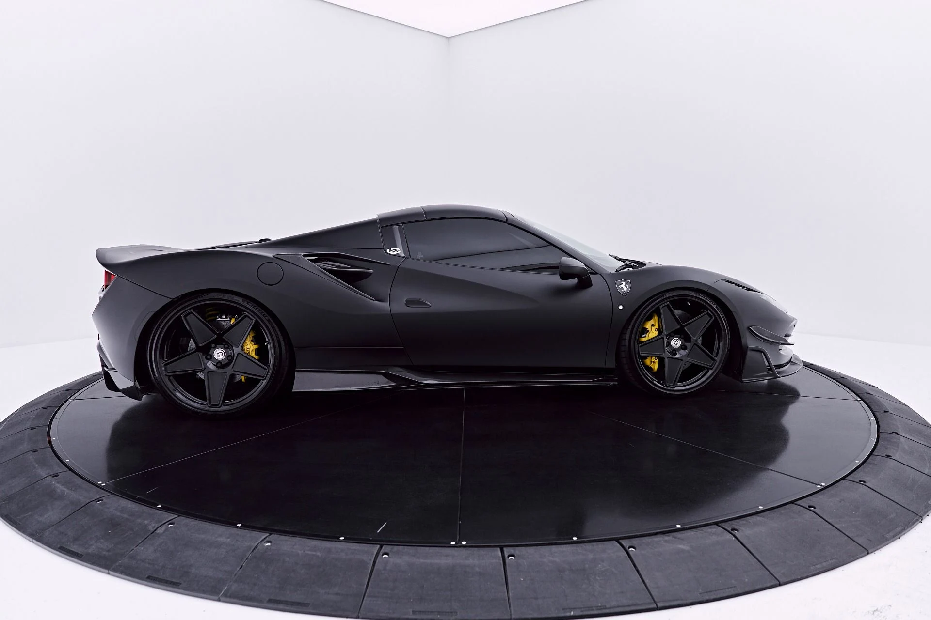 mph019_2848152689_Used_2023_Ferrari_F8_Spider_Base_1783649093_97326e1517