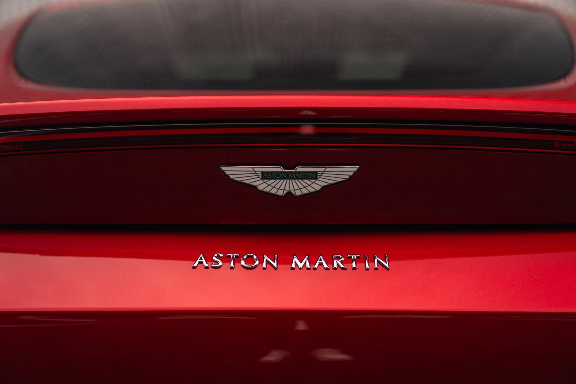 mph019_2853069250_Used_2019_Aston_Martin_Vantage_Painted_Hyper_Red_1790717746_b6b509ee02
