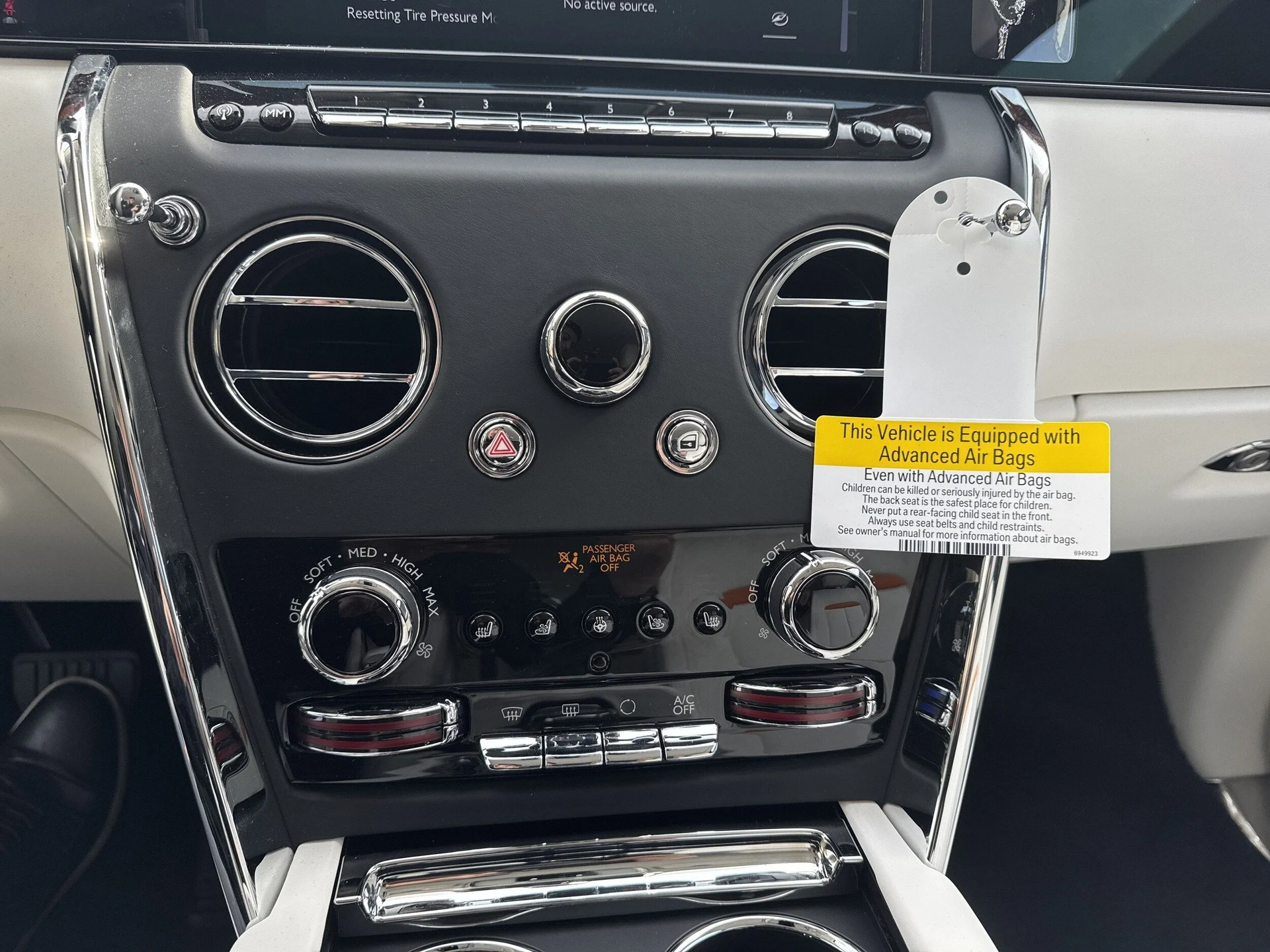 mph019_2867472838_25519b31a4ec6c68a242f439833dabb6x_fb8d11a693