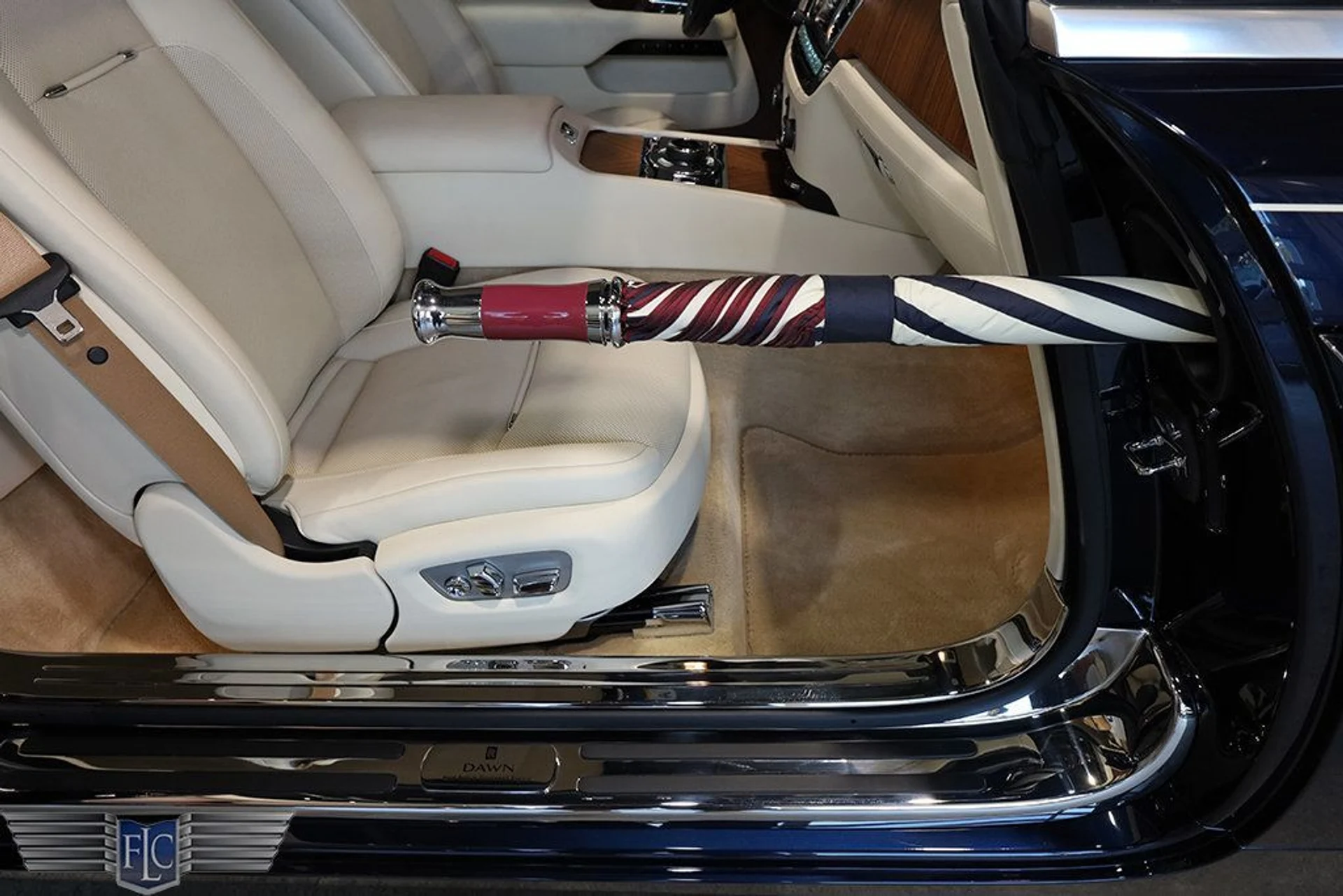 mph019_2867993840_used_2016_rolls_royce_dawn_2drconvertible_9689_23037962_20_1024_e6a4e43329
