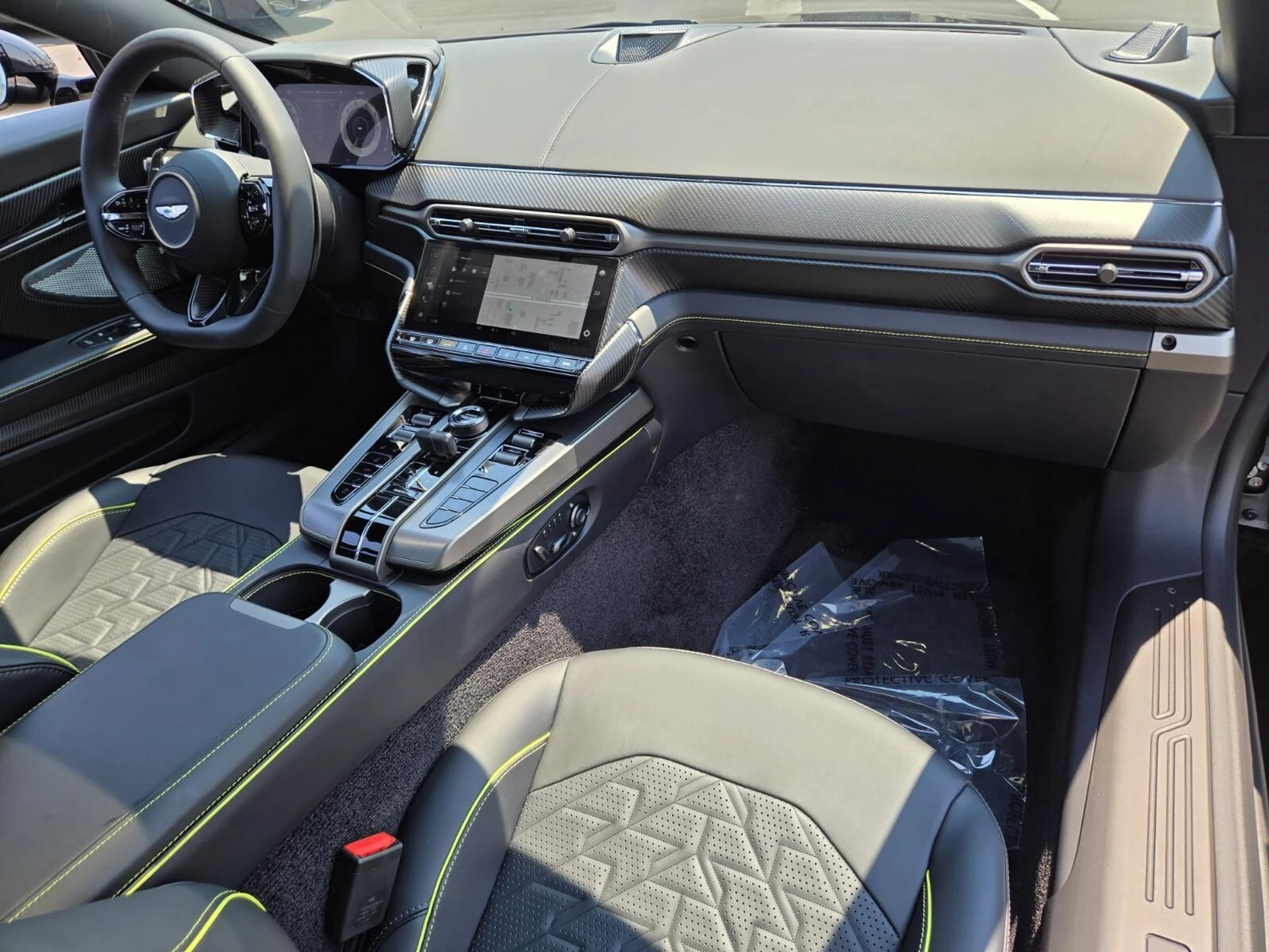 mph019_2870179730_New_2025_Aston_Martin_Vanquish_V12_1754459290_8e9f3f44b7