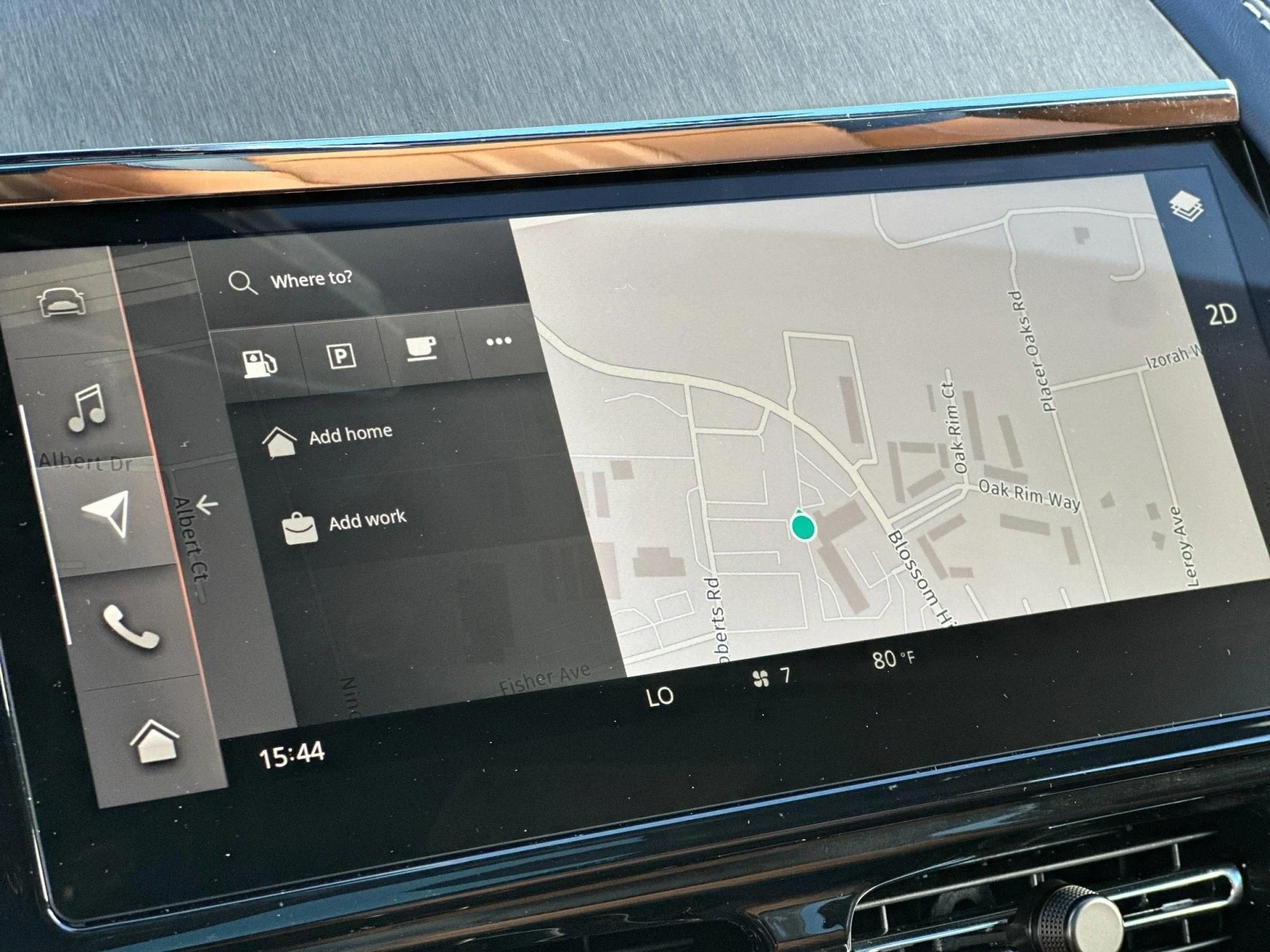 mph019_2874596742_New_2025_Aston_Martin_DBX_707_1761314807_b4f2ab614a