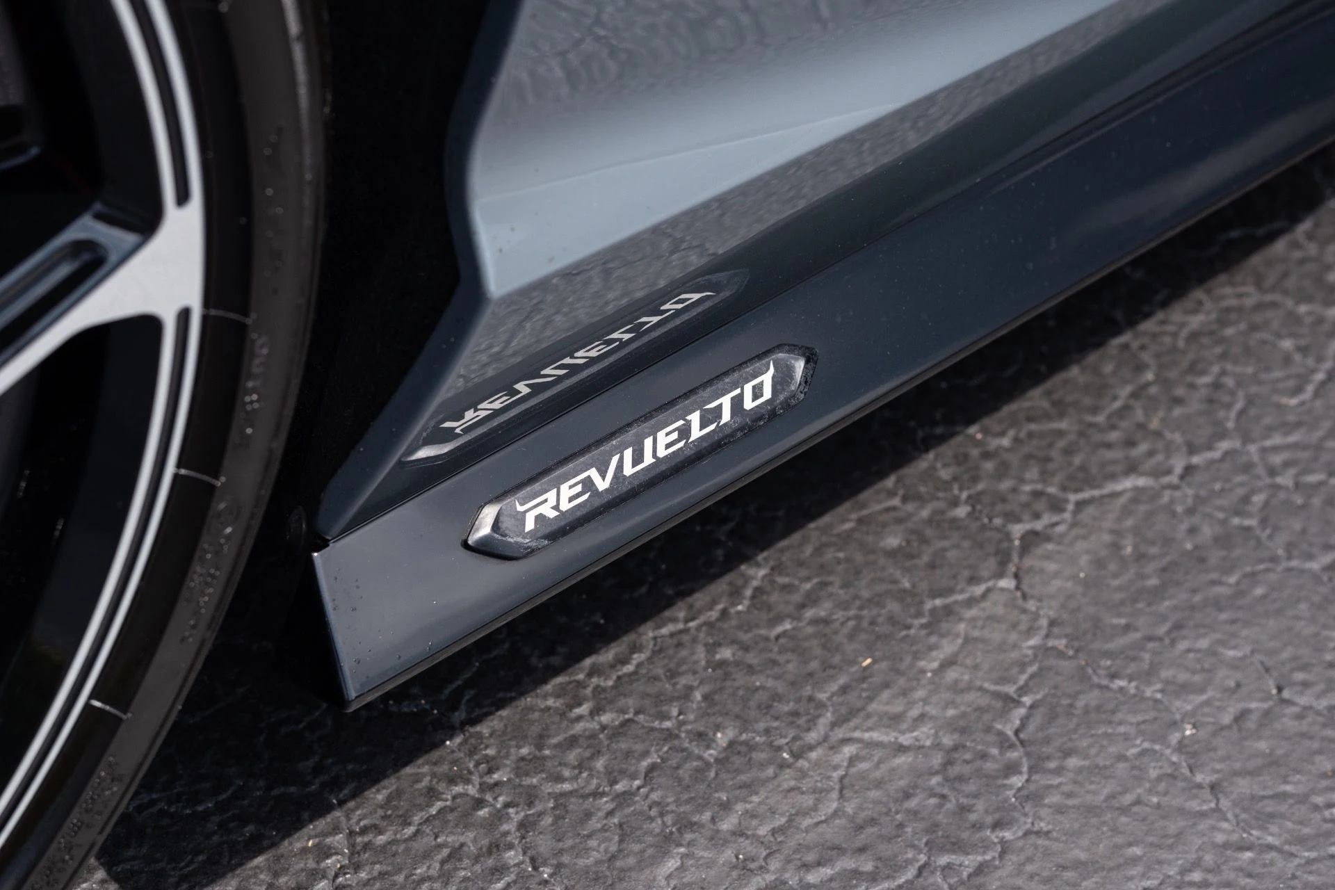 mph019_2879547144_Used_2024_Lamborghini_Revuelto_1778880537_3123f2ed8d