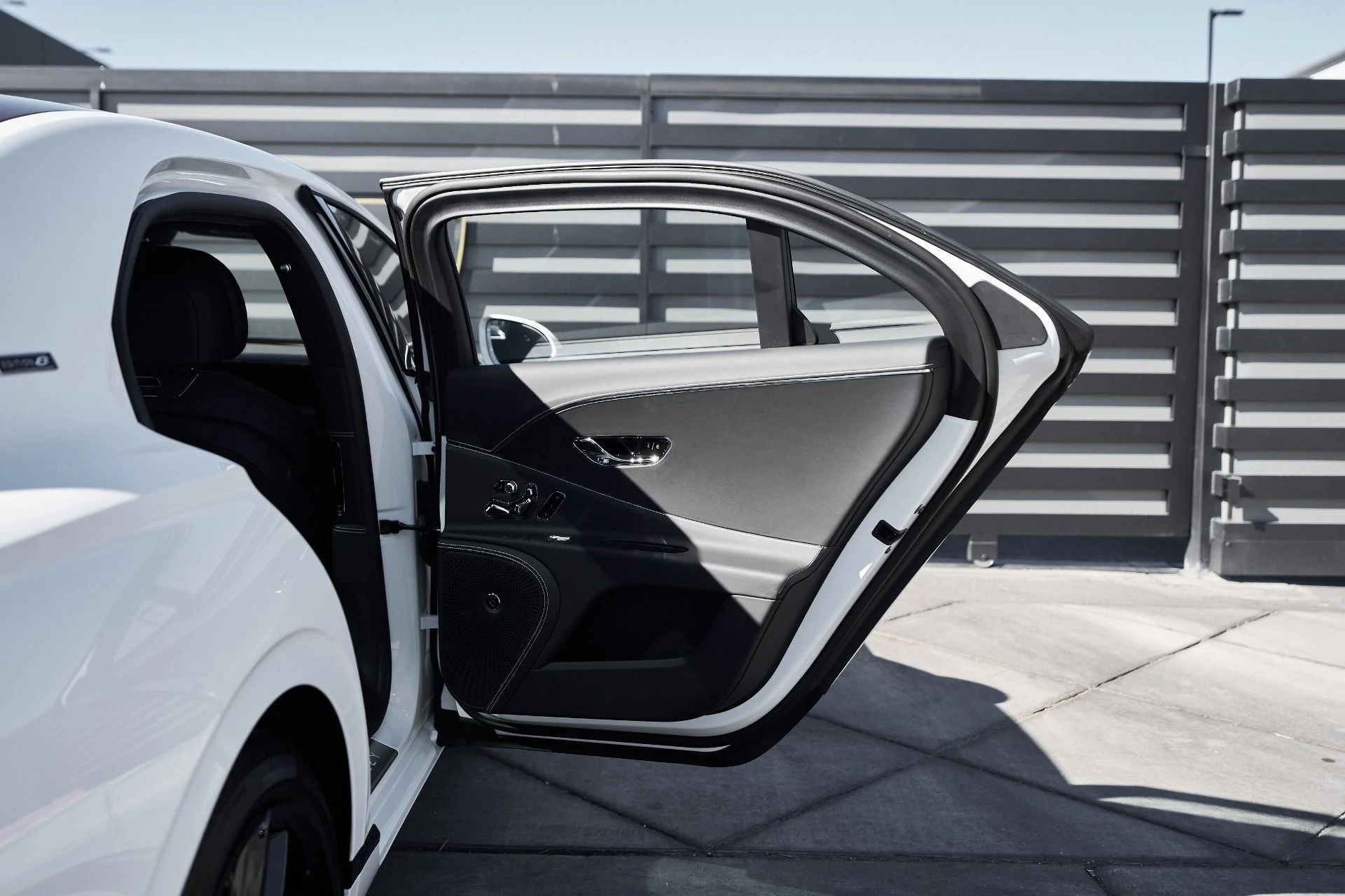 mph019_2883737393_Used_2024_Bentley_Flying_Spur_S_1761779895_545506b696