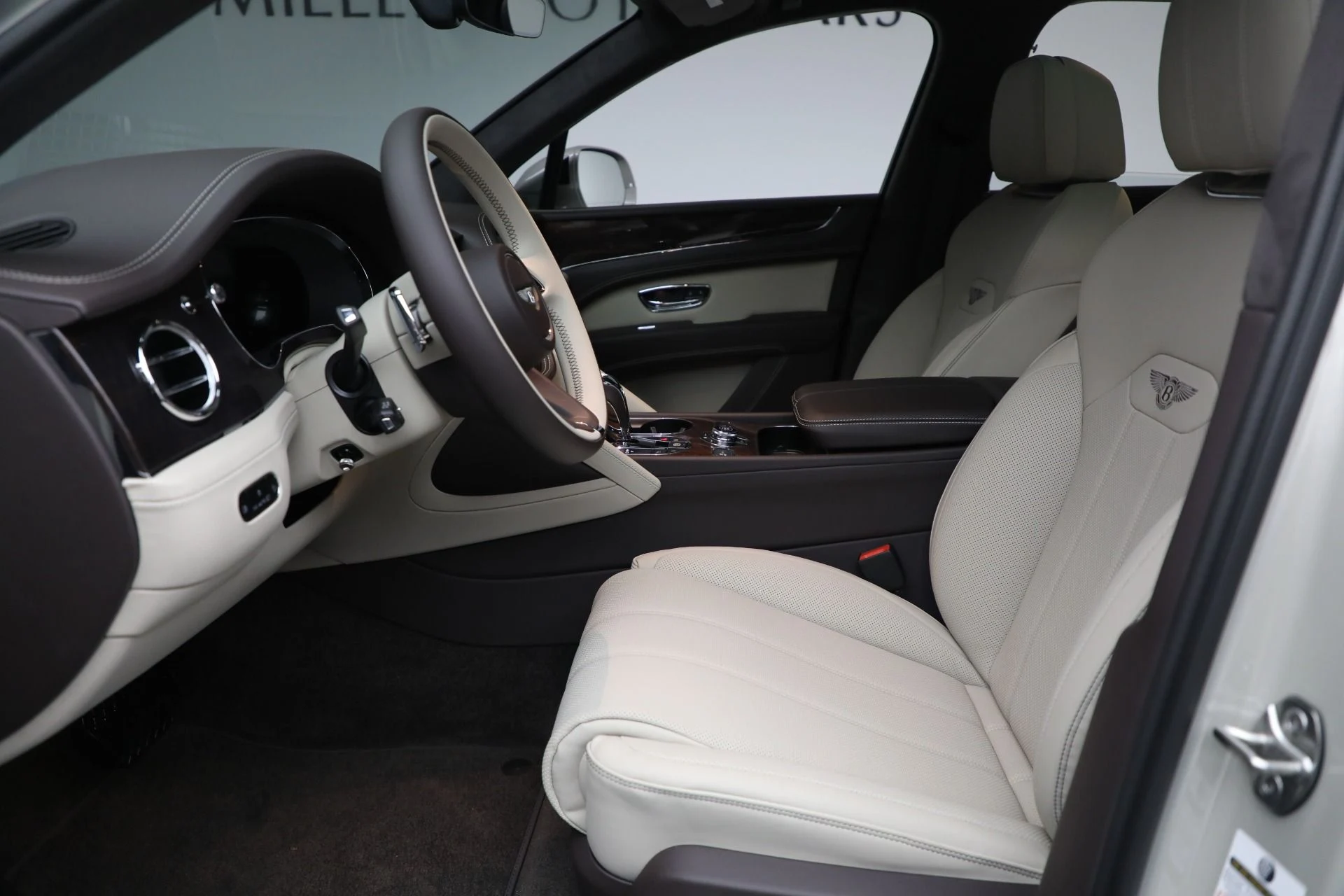 mph019_2884535189_New_2025_Bentley_Bentayga_V8_d08a6de98c