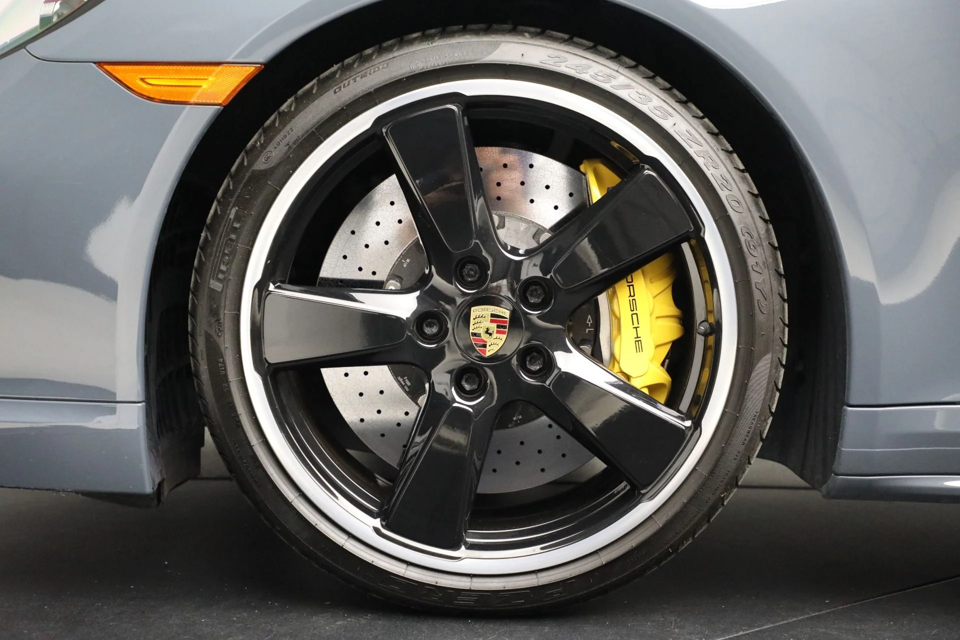 mph019_2885141265_Used_2017_Porsche_911_Turbo_S_1762956116_de70c788e3