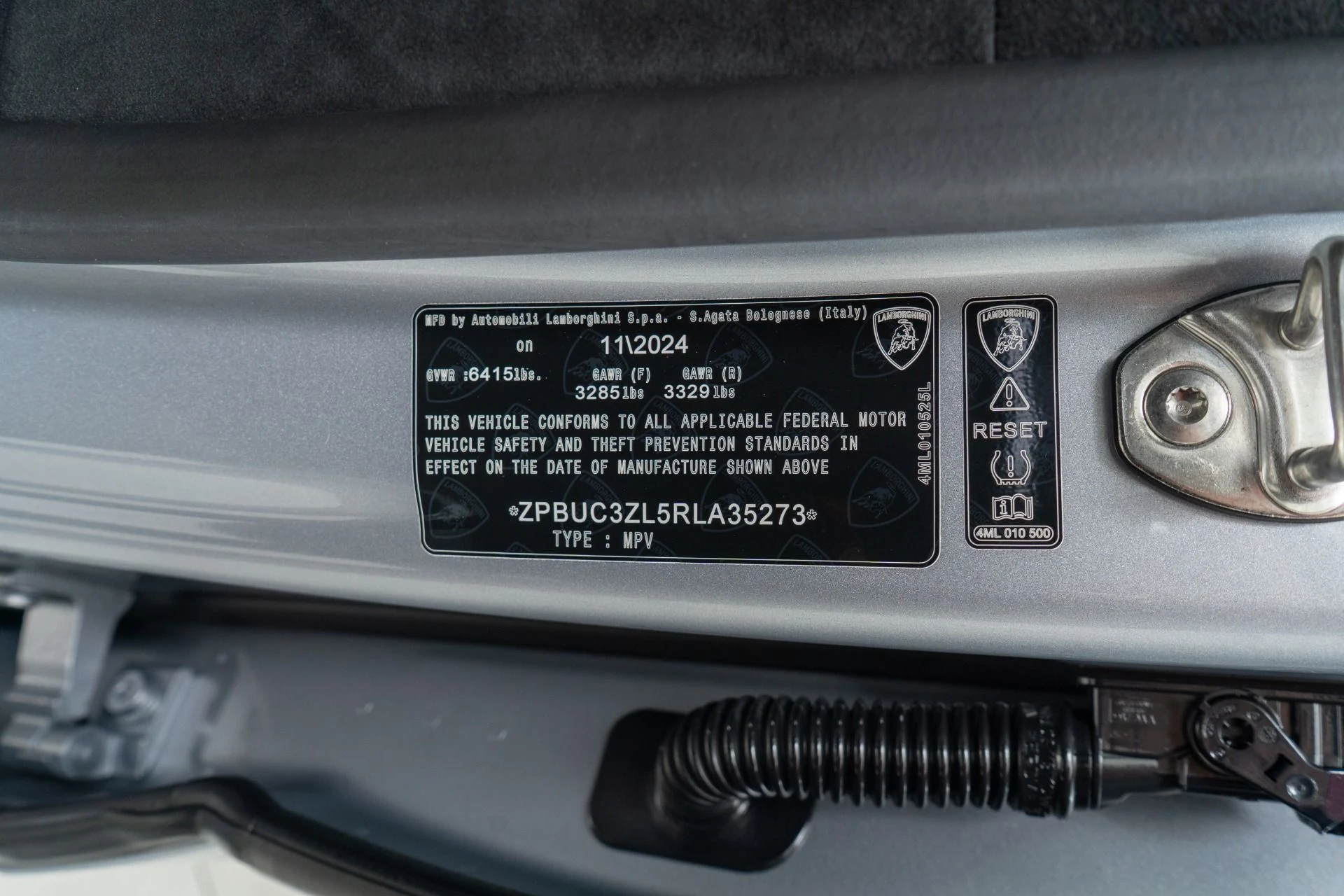 mph019_2893551520_Used_2024_Lamborghini_Urus_Performante_657_Hp_ADAS_package_Carbon_Fiber_Trim_1759252680_c85b461c0d