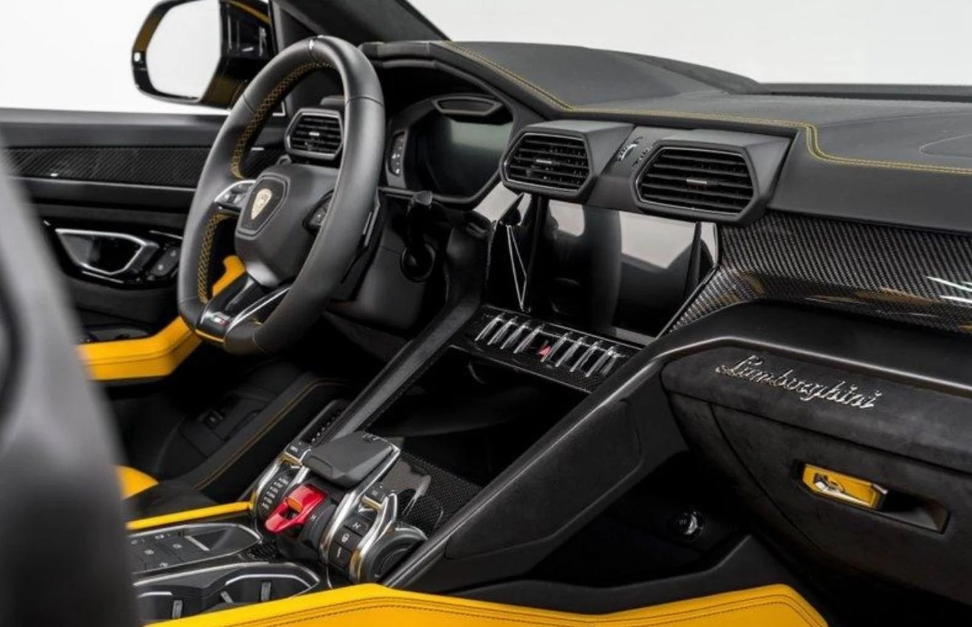 mph019_2895327804_Used_2021_Lamborghini_Urus_1769032745_c2df06e238