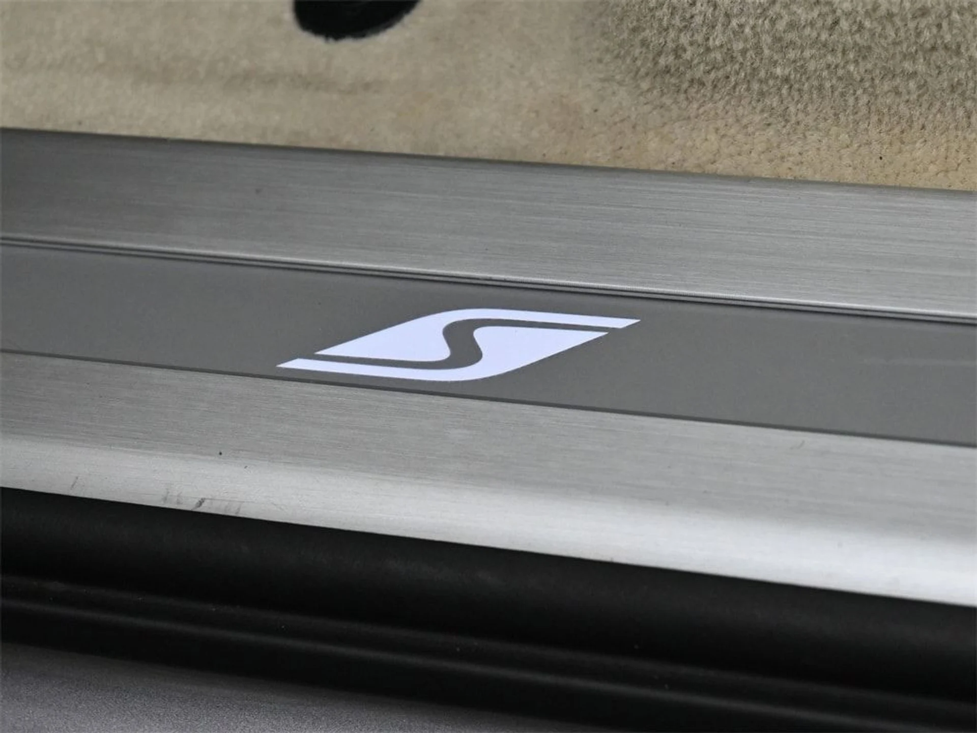 mph019_2898785103_c90c6b13a411de2721c228657419bbe3x_18415f8501