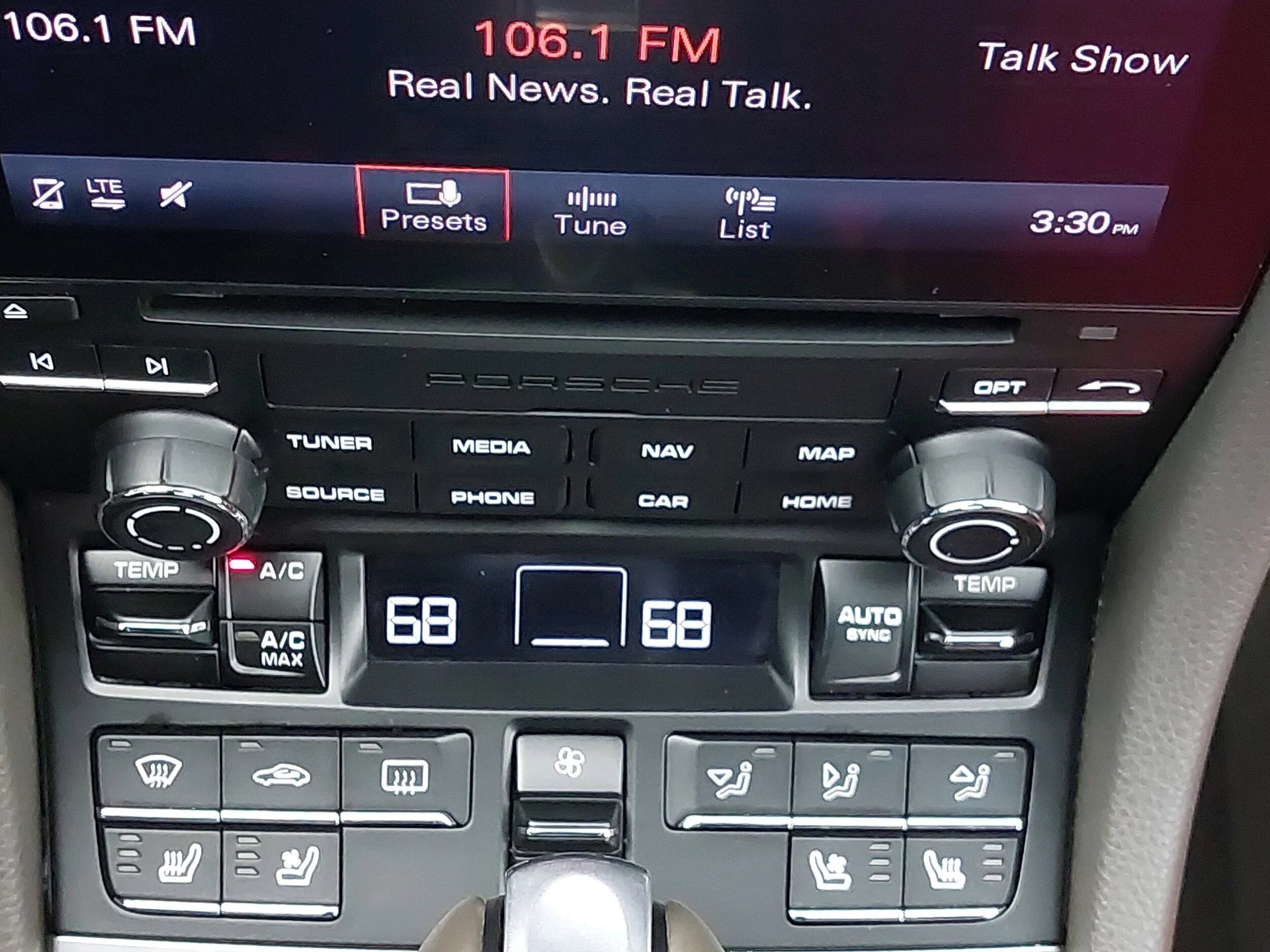 mph019_2902707386_6b2346c3225642ec8a205975a9ef074bx_d4015a2737