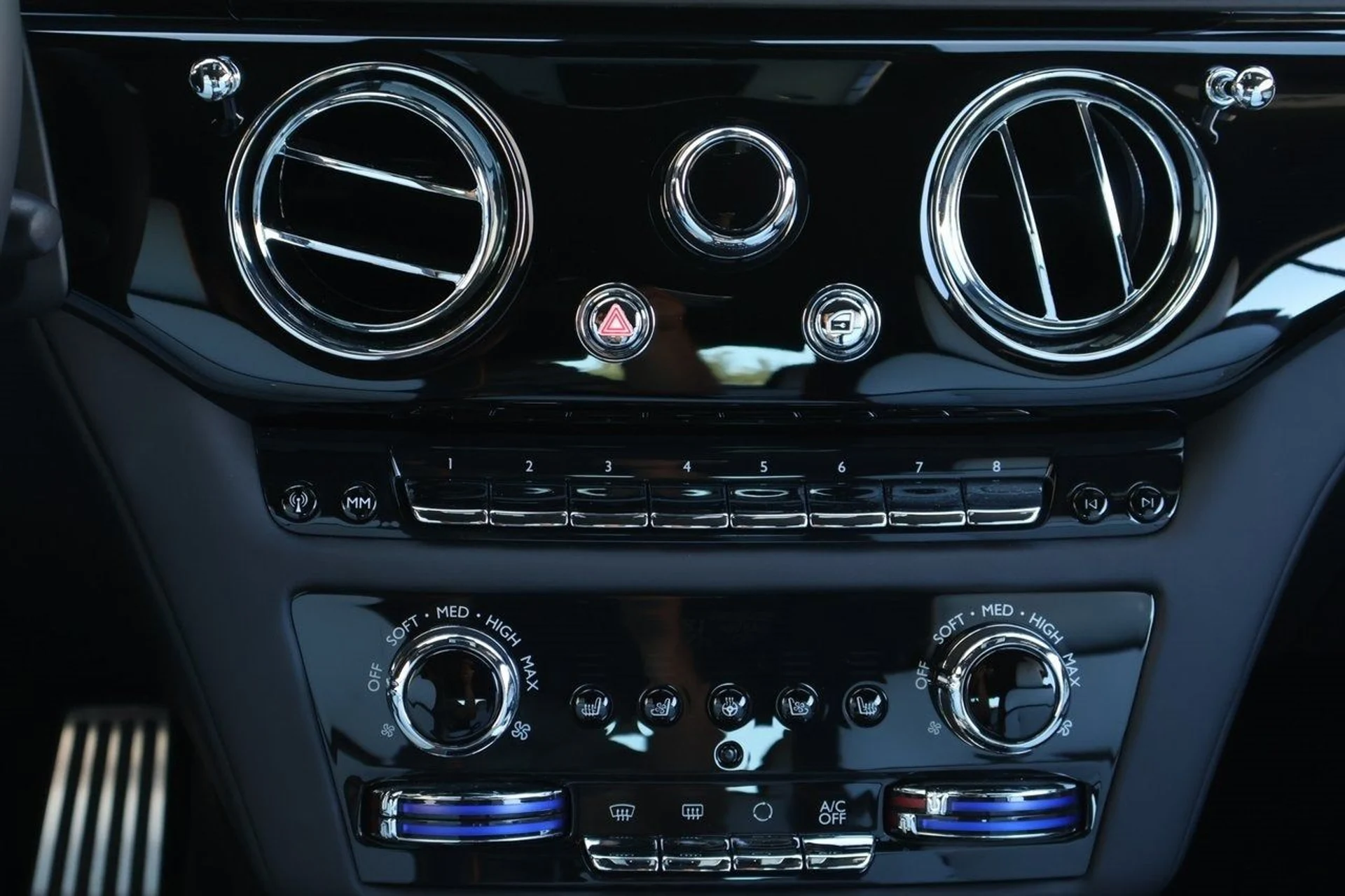 mph019_2905380612_20_138a935ea2