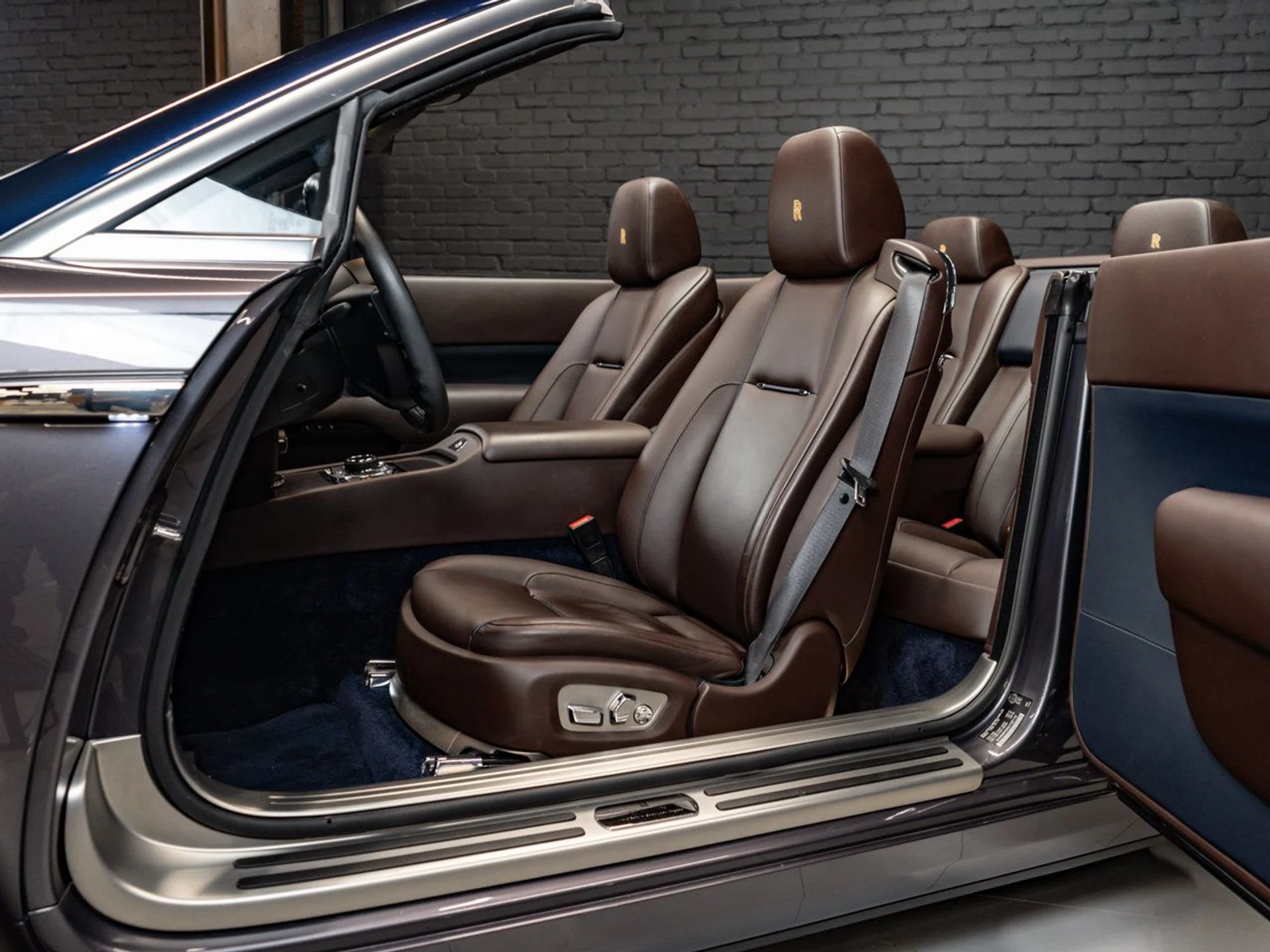 mph019_2909074275_rolls_royce_dawn_2016_69d37b8cfc