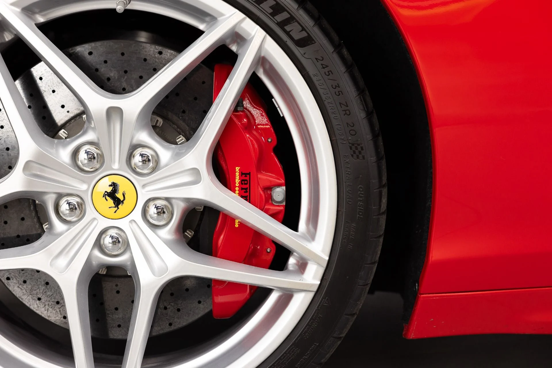 mph019_2913558106_Used_2017_Ferrari_California_T_1784583649_e0d8bf3640