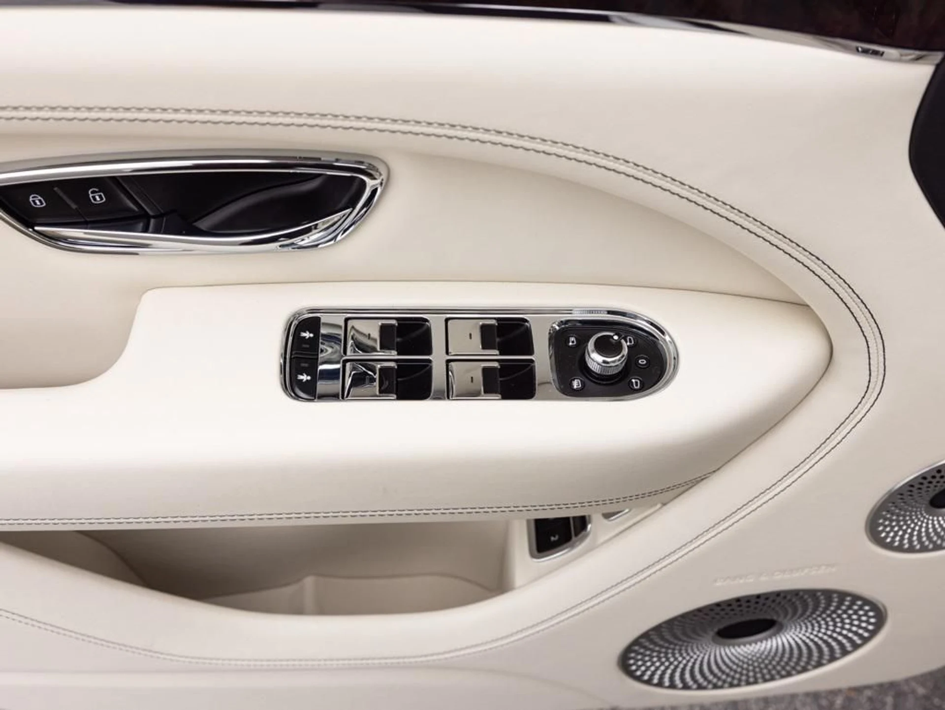 mph019_2913859630_444557824_688def9cb8367c48735ad9fc_cbfed132cb