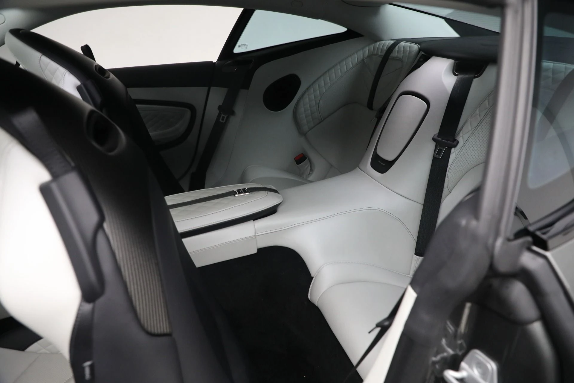 mph019_2921099080_Used_2023_Aston_Martin_DBS_770_Ultimate_ba50e45129