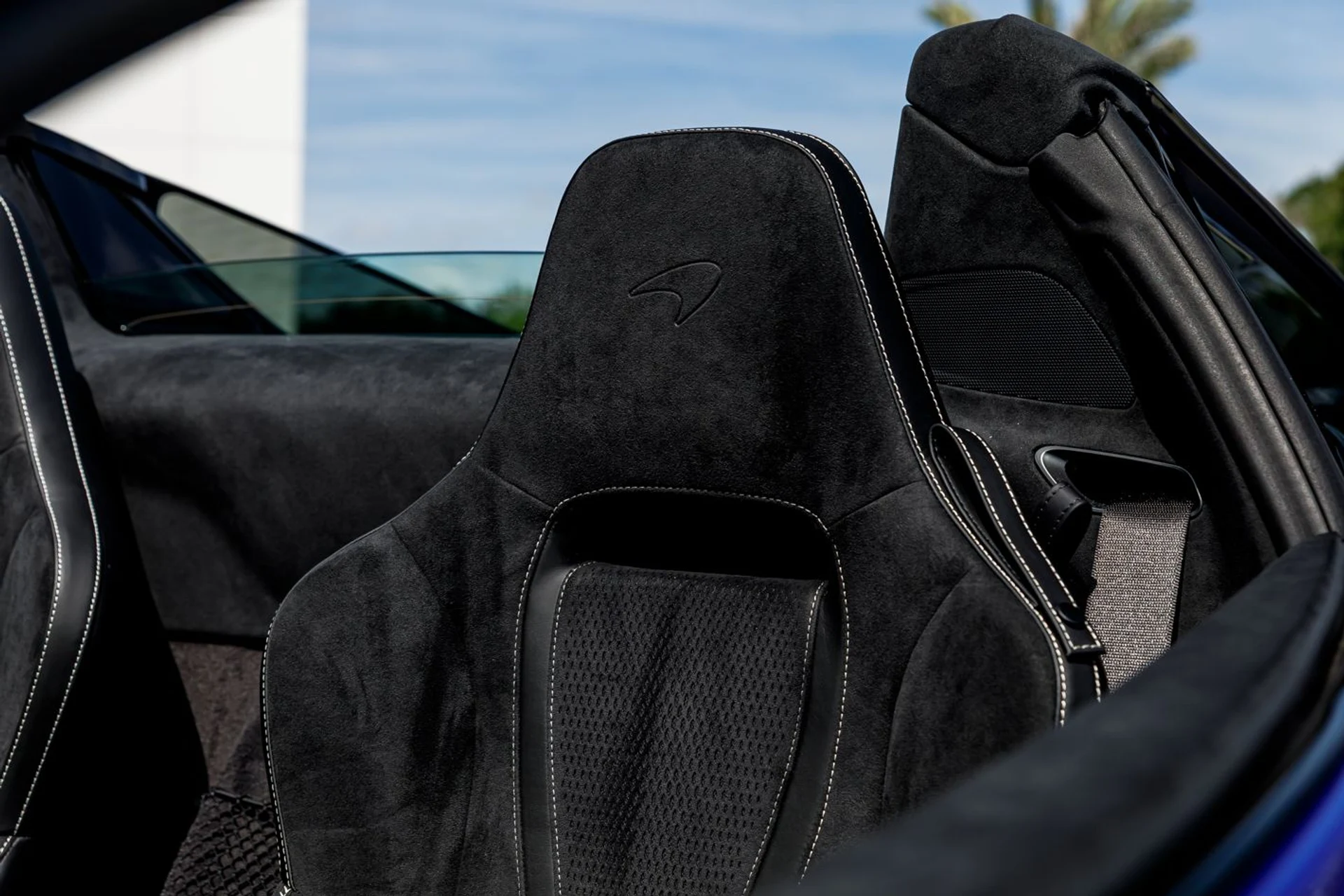 mph019_2924678107_590_p20_l_4b1656df6f