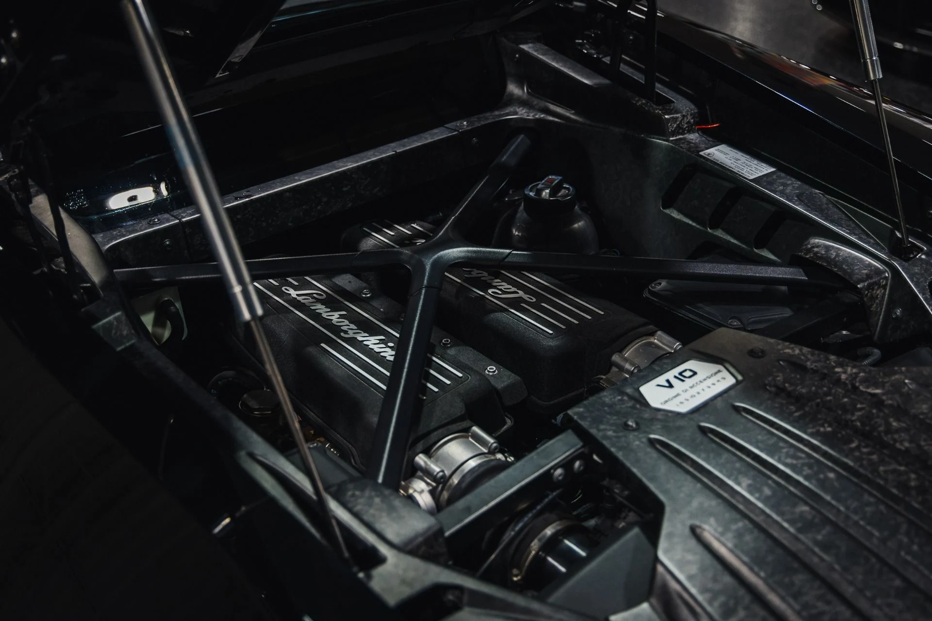 mph019_2929550041_Used_2017_Lamborghini_Huracan_LP_610_4_1775435586_b00d19e4c8