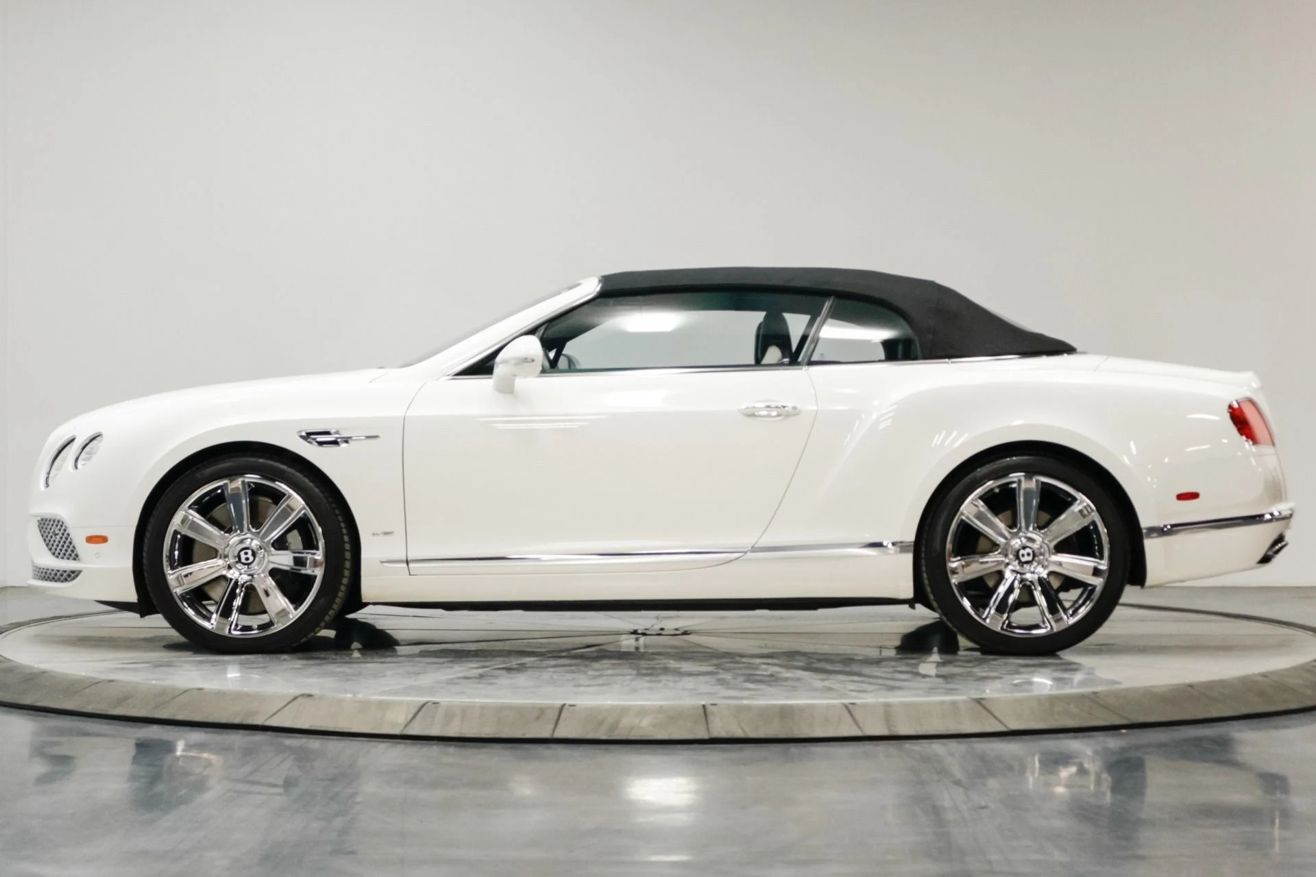 mph019_2930033062_Used_2016_Bentley_Continental_GT_W12_1765815646_30d2cfa276