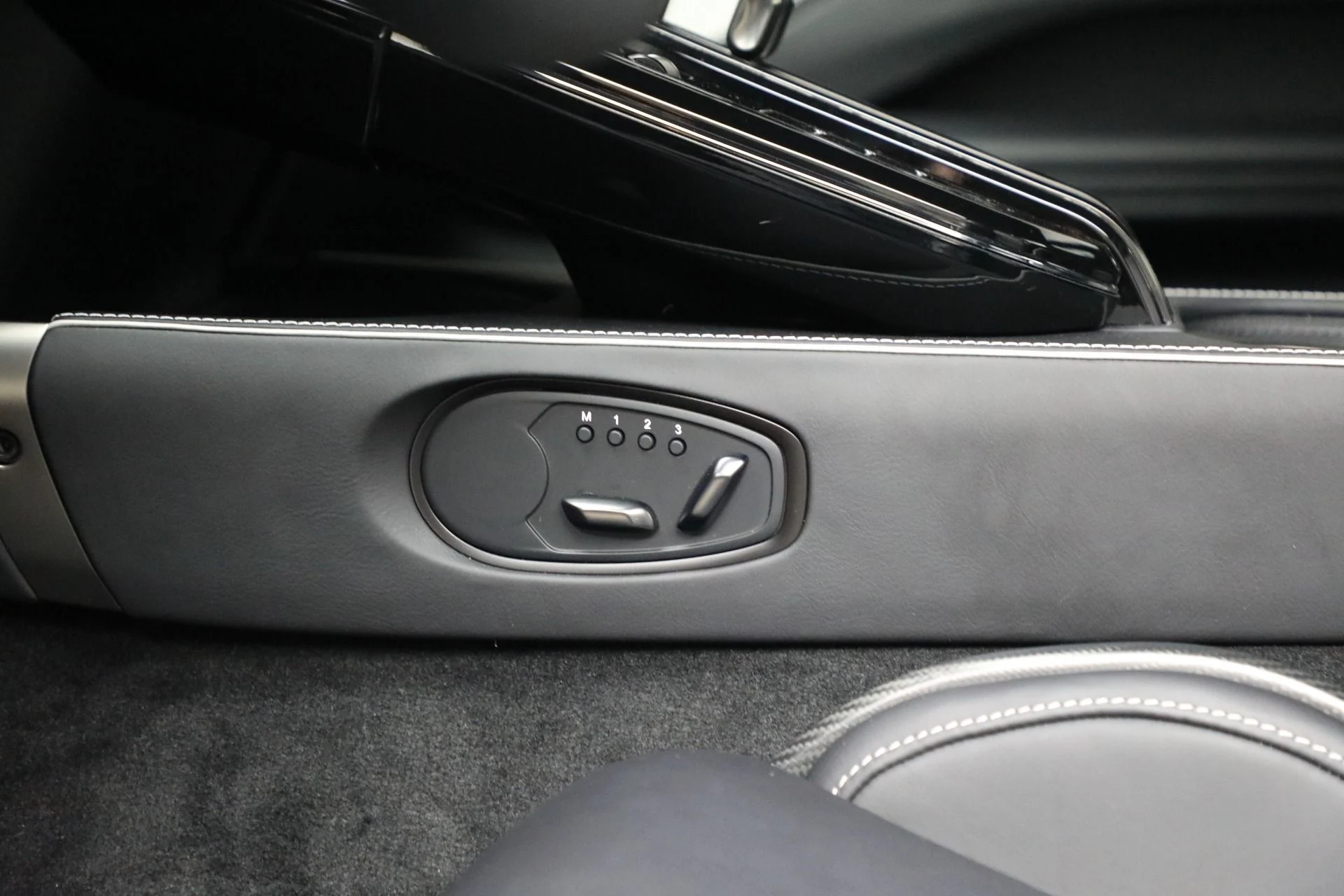 mph019_2939390418_New_2025_Aston_Martin_Vantage_56efb507d1