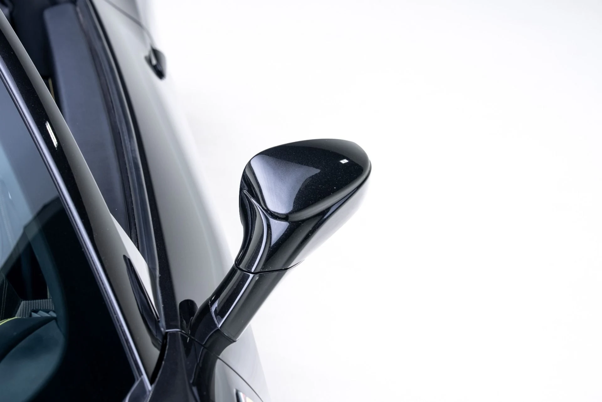 mph019_294351183_Used_2015_Ferrari_458_Spider_1768509966_2908308f01