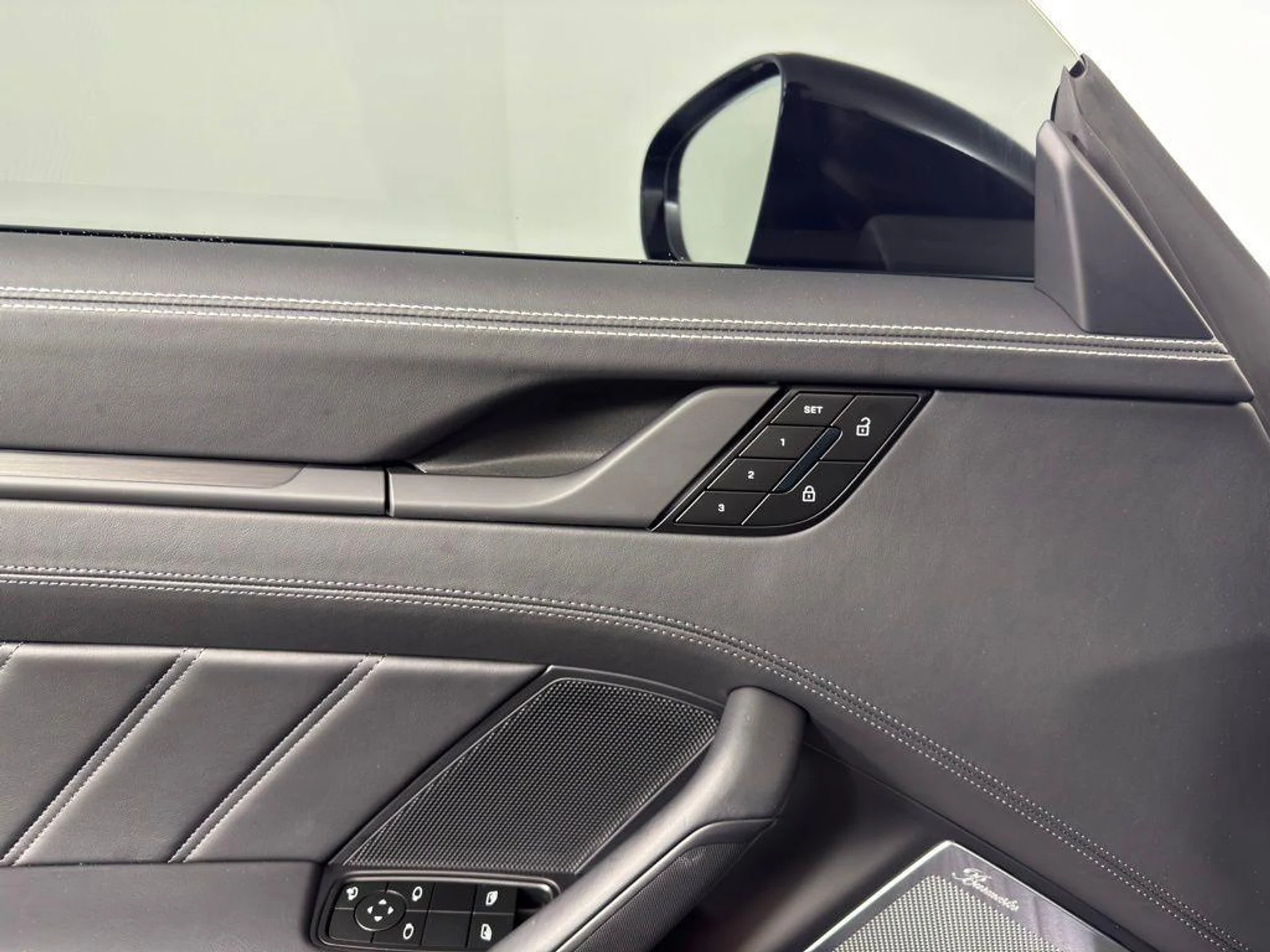 mph019_29490184_s_Cbf82oy_I_Al6a_X9mqxq_O49_B3_R_Bs_5d04468a72