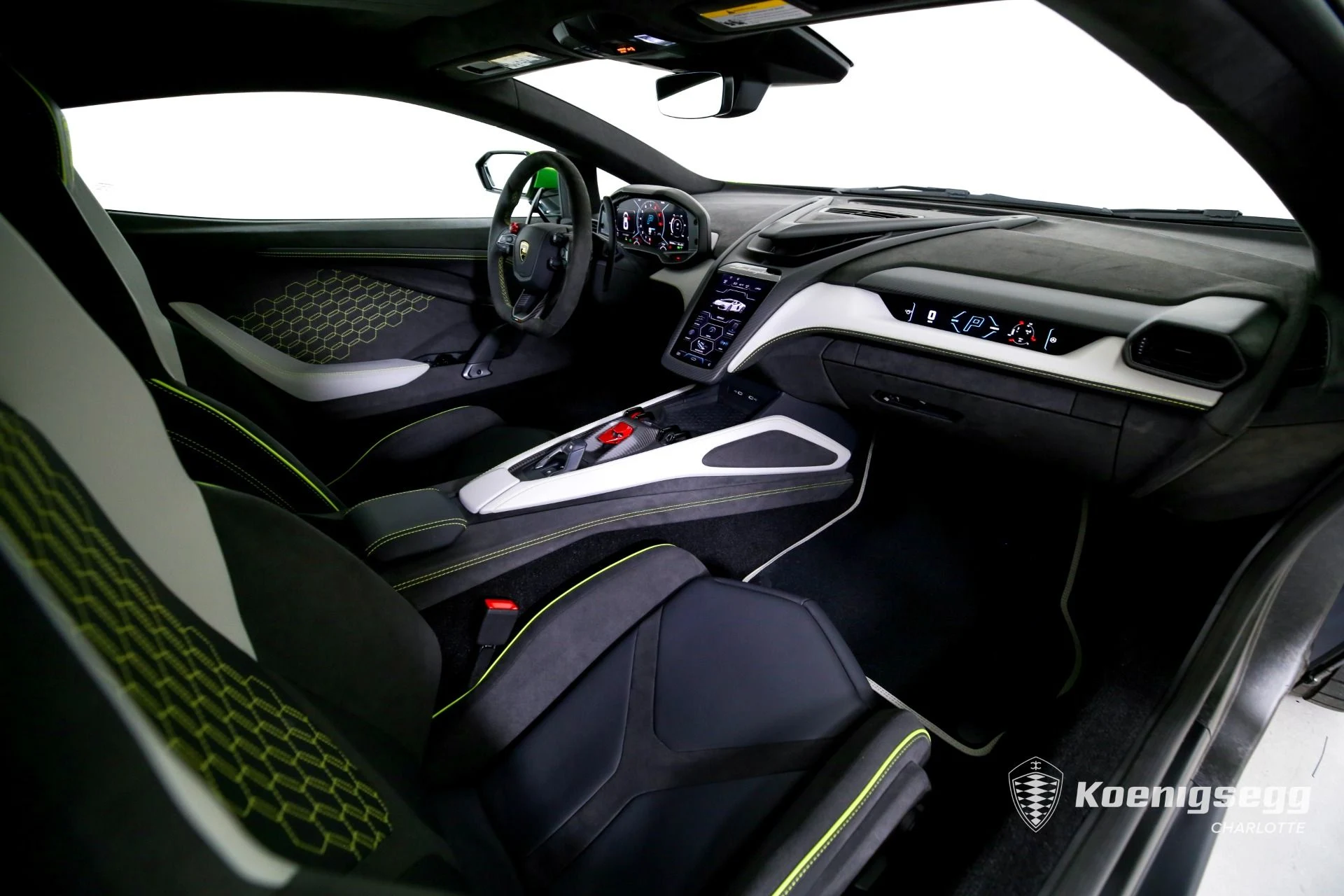 mph019_2960961265_Used_2024_Lamborghini_Revuelto_1774640458_73224306a9