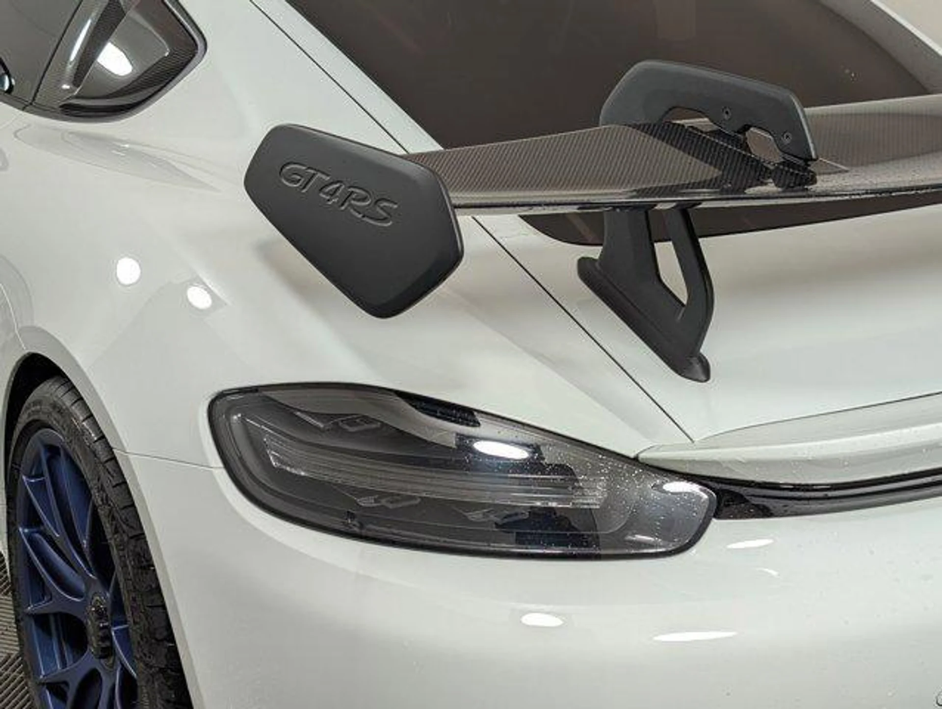 mph019_297581773_Phno_W7_MOLLAB_Xfup_LYY_Ys9rt_Qpg_b0389a5c7d