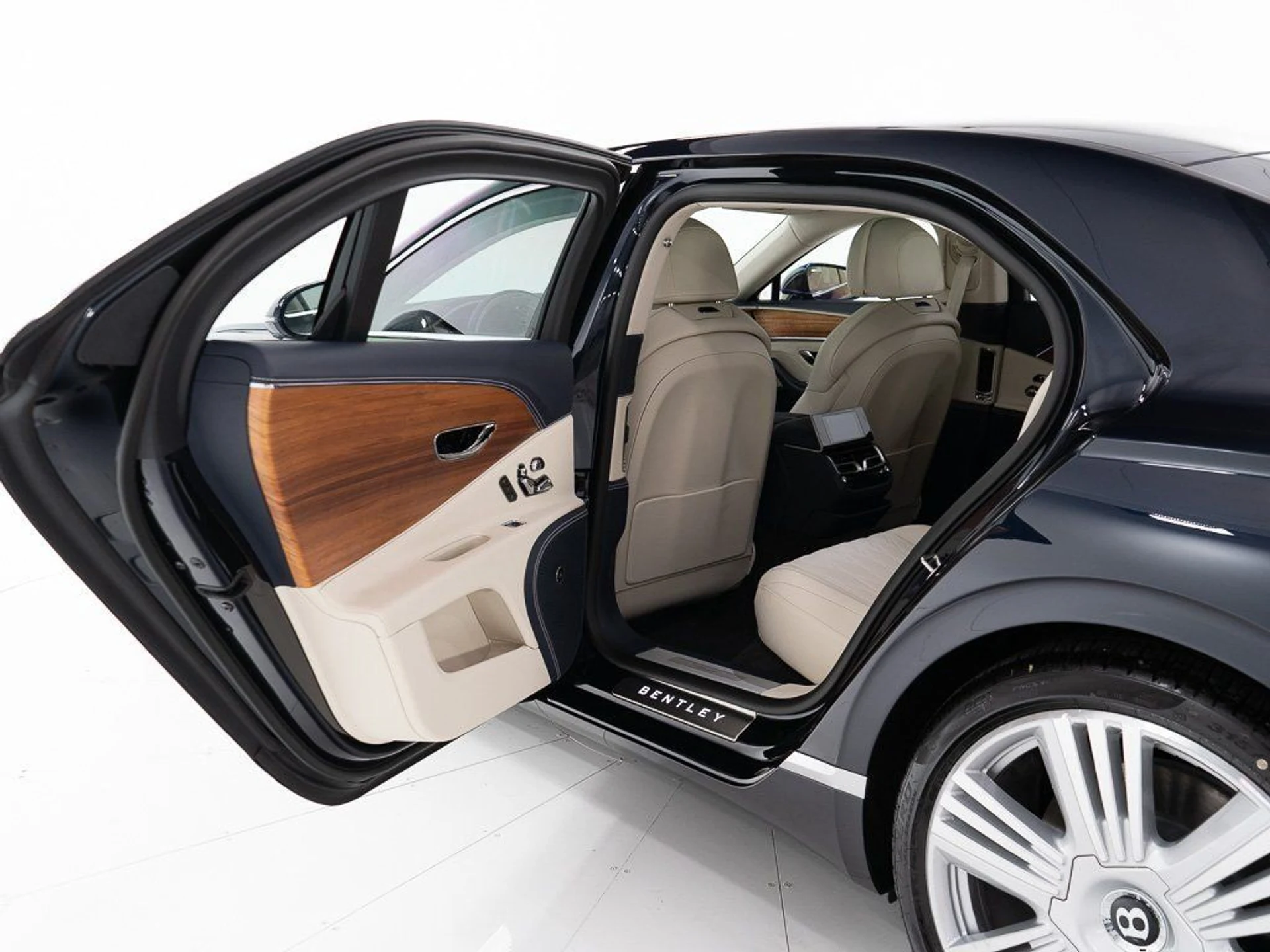 mph019_2980747205_1d0aa8f59584fc4cfa3b15f724b3b08d_64eadc58ae