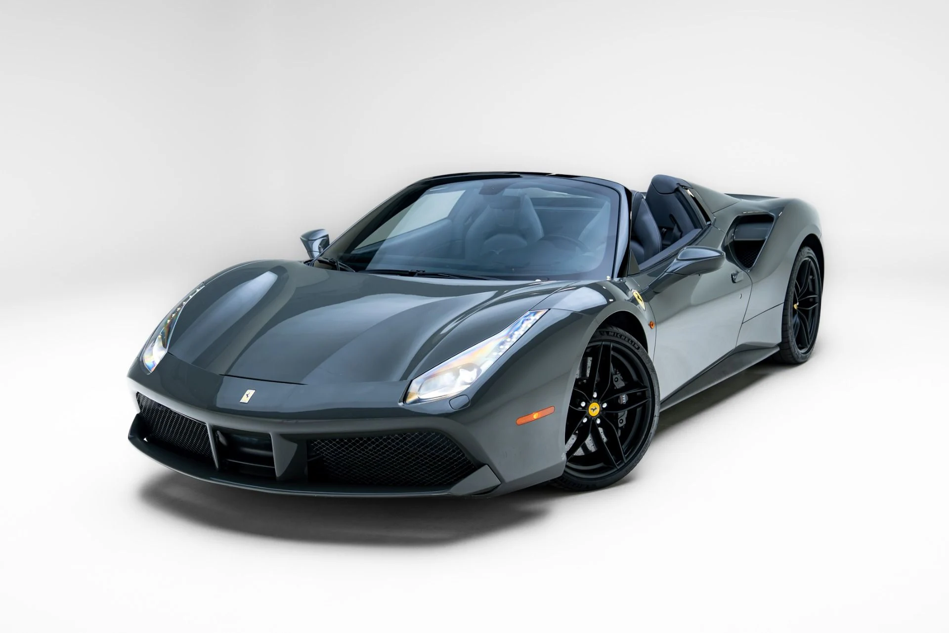 mph019_2981309151_Used_2018_Ferrari_488_Spider_1778276724_abc34bec75