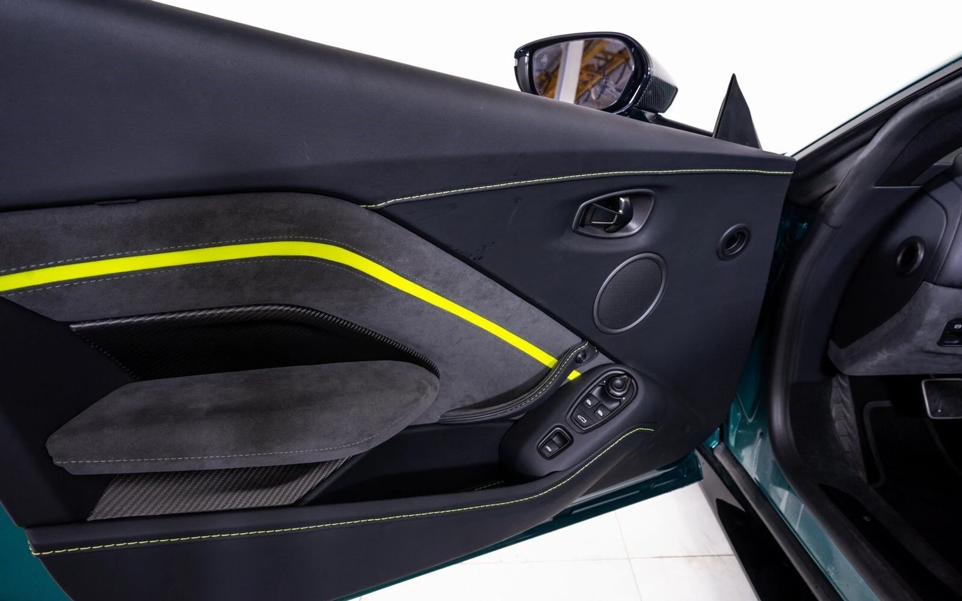 mph019_2990460044_5c93a5970f8563401a12221feb7ac1b0x_2ac19b4dc4